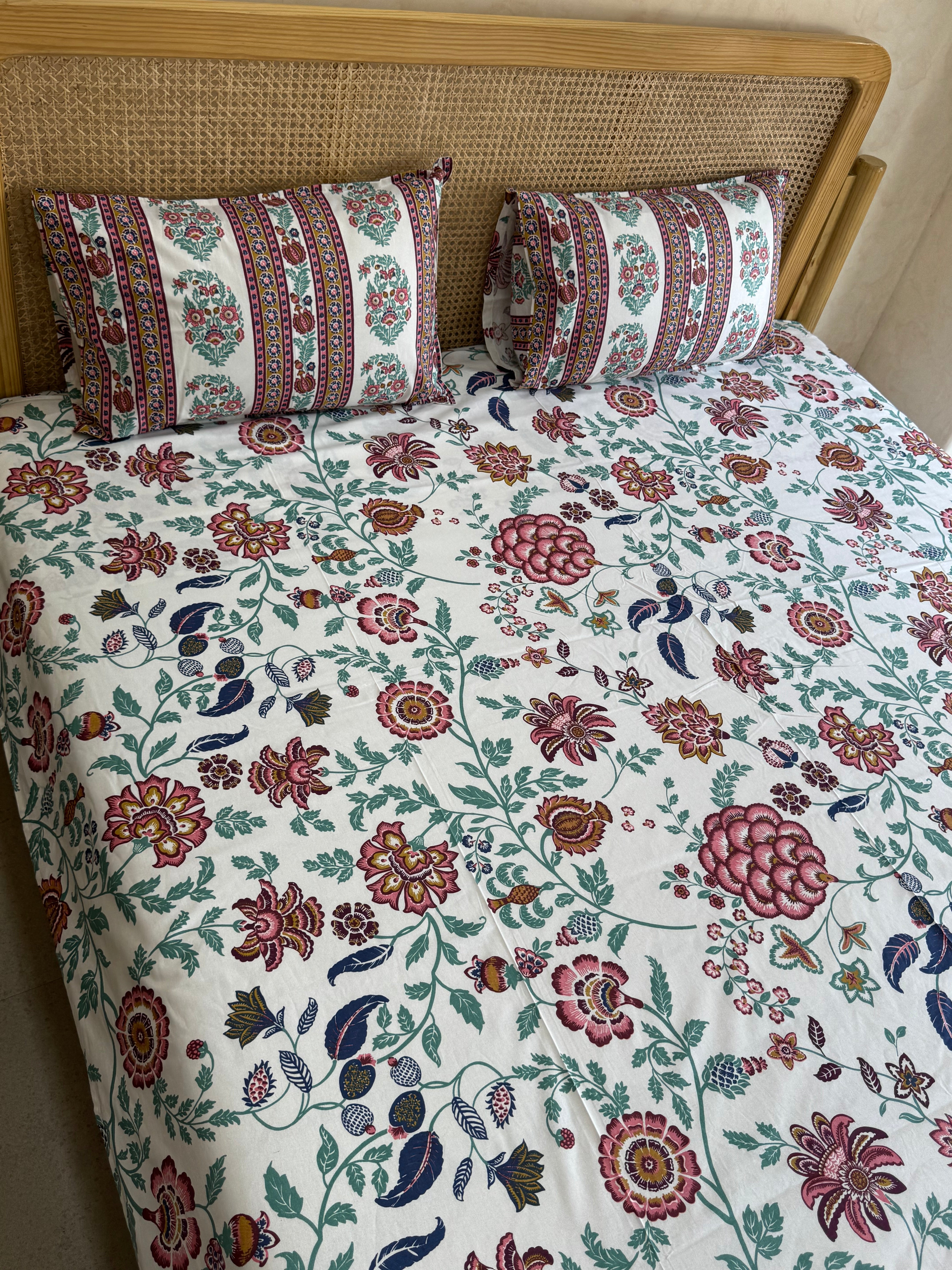 RIWAYAAT BEDSHEET WITH TWO REVERSIBLE PILLOW COVERS