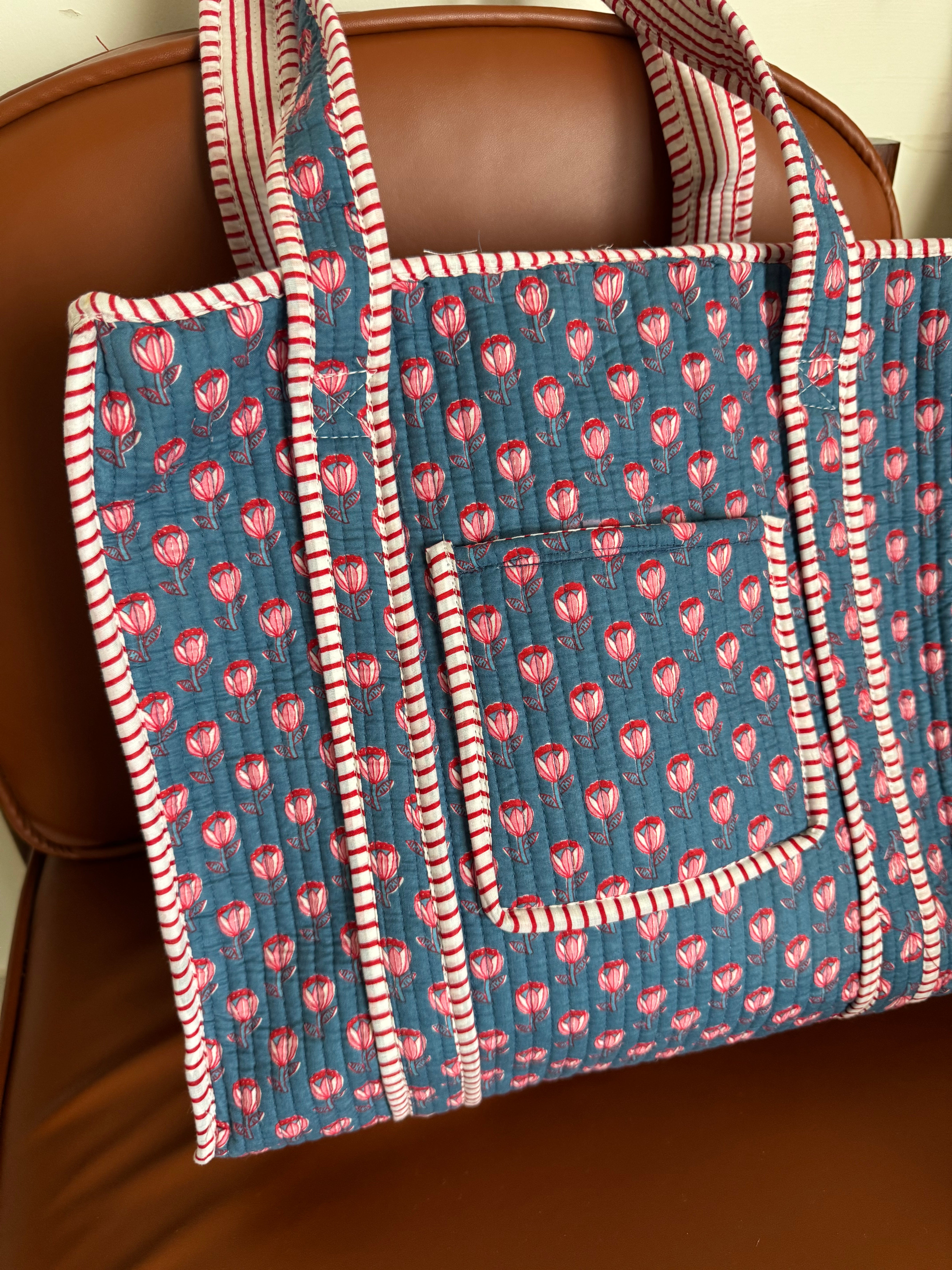 MEDIUM TOTE BAG WITH THREE POCKETS