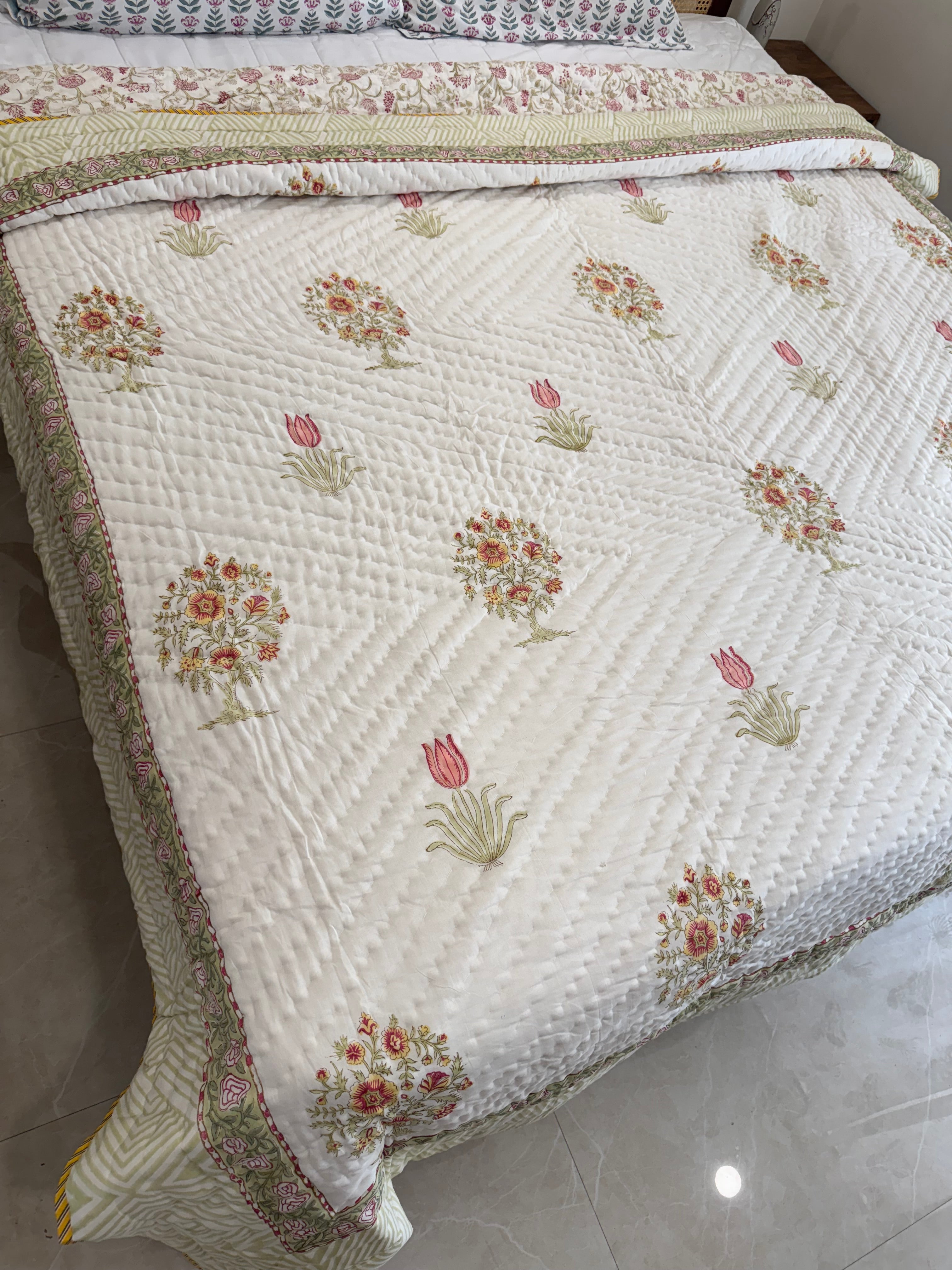 HAND BLOCK PRINTED REVERSIBLE QUILT (DOUBLE BED)