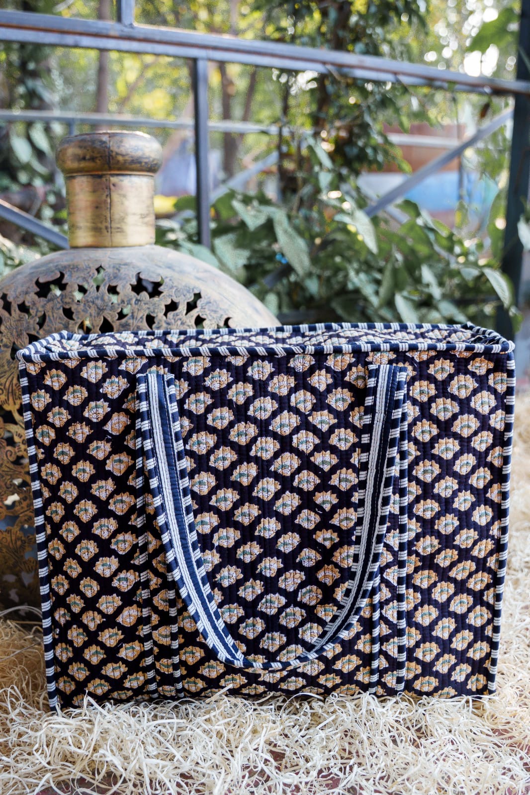 HAND BLOCK PRINTED TOTE BAG WITH ZIP