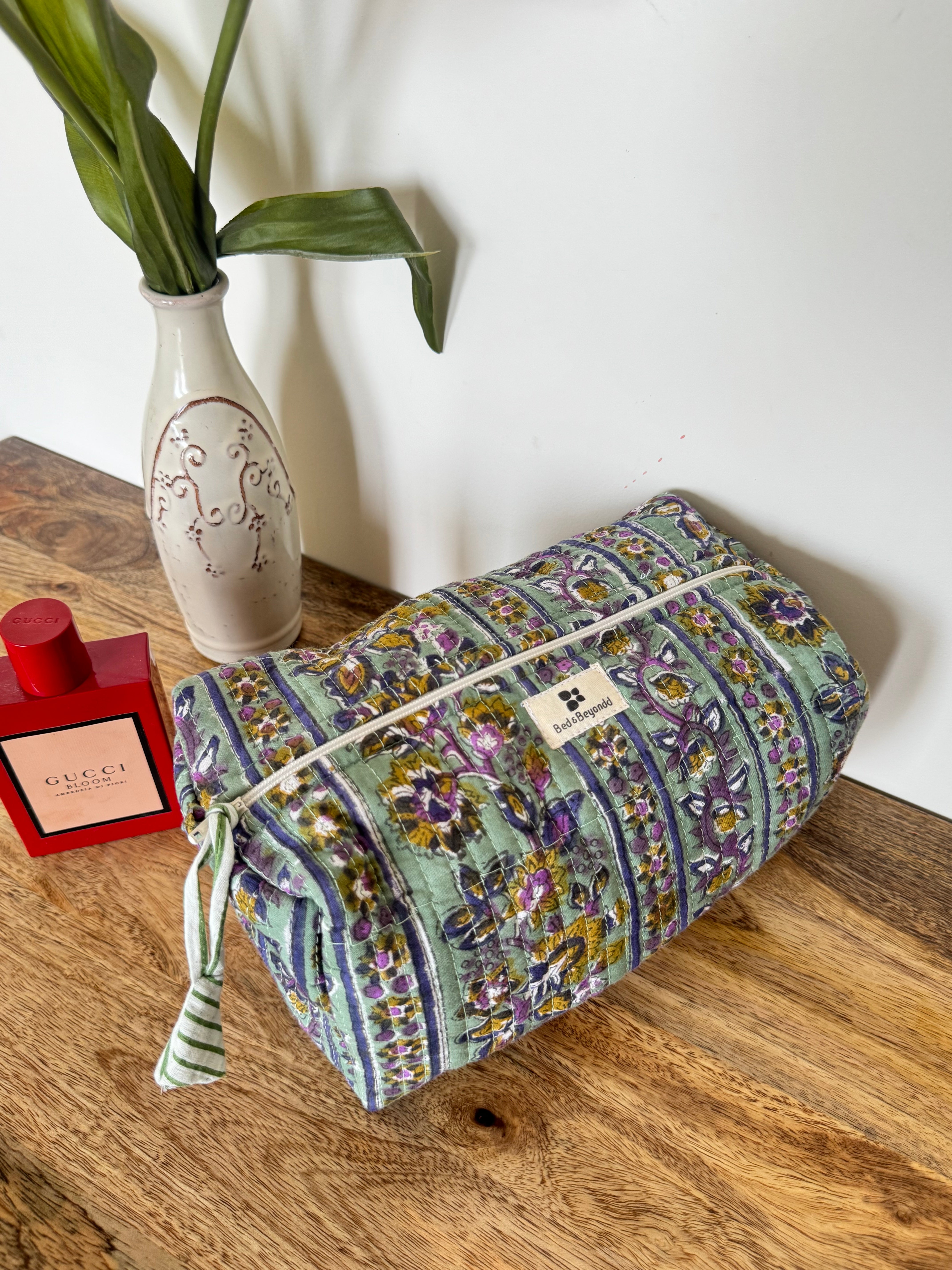 MULTI PURPOSE TOILETRY BAG