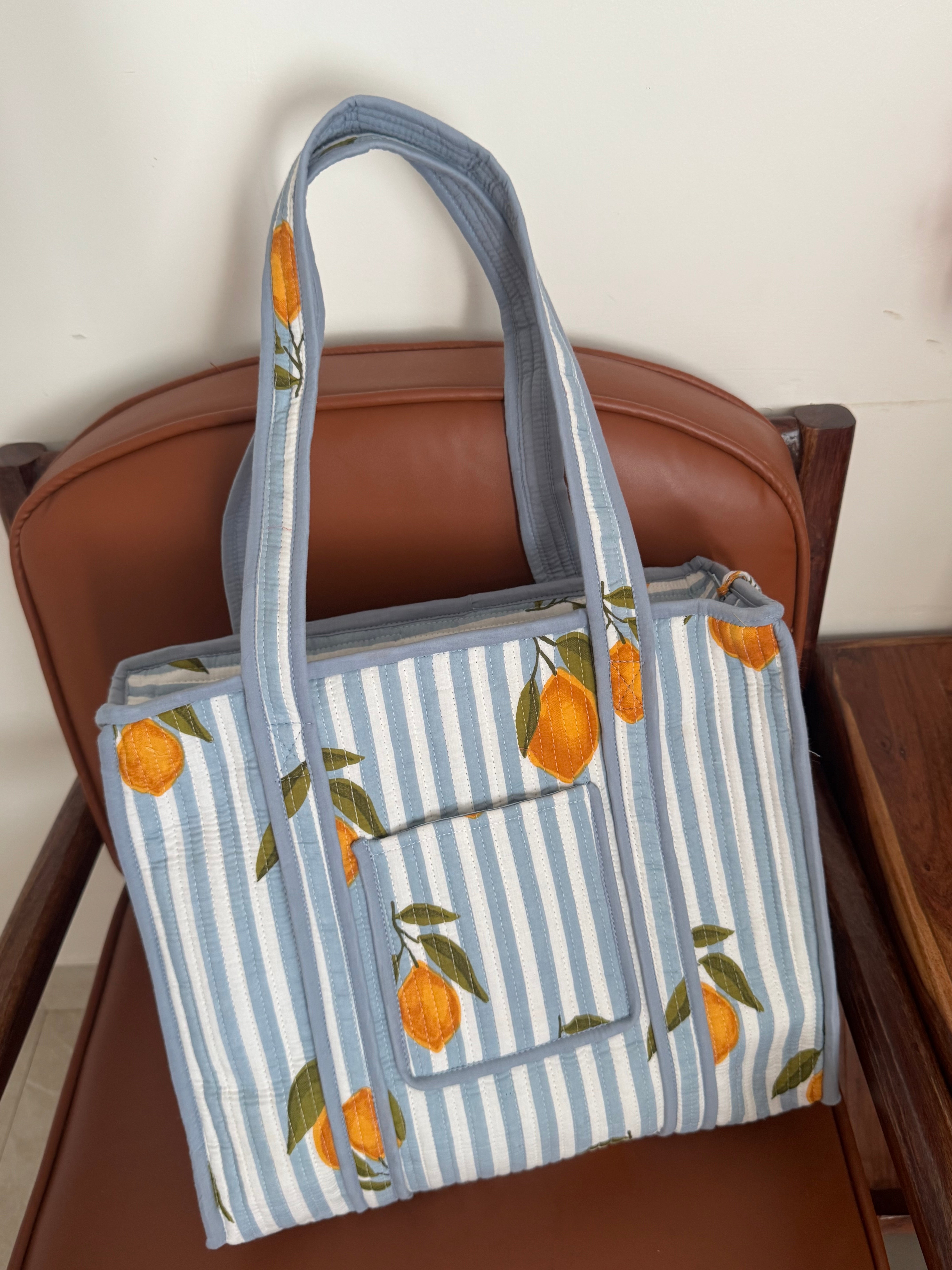 MEDIUM TOTE BAG WITH THREE POCKETS