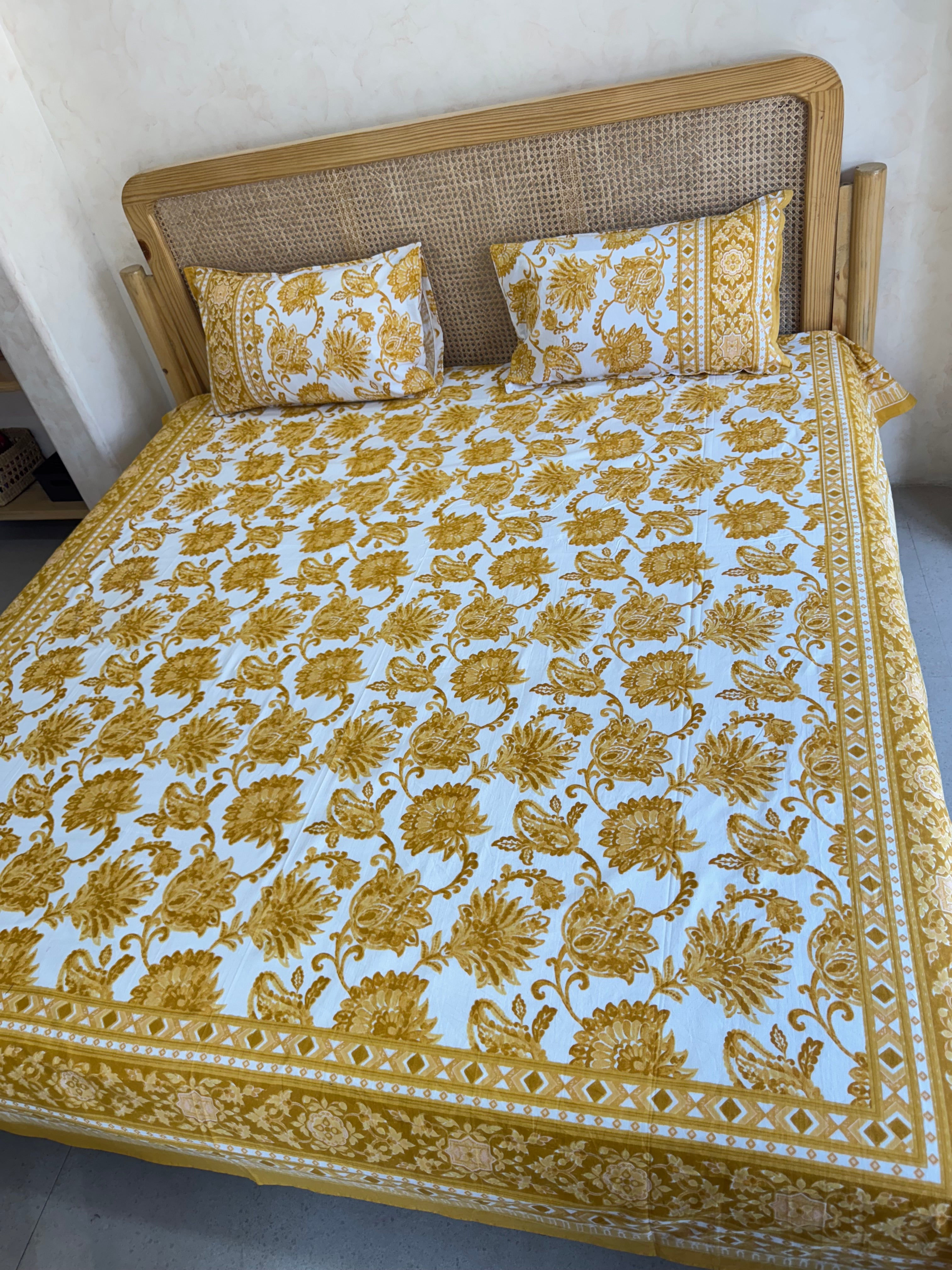 RIWAYAAT BEDSHEET WITH TWO REVERSIBLE PILLOW COVERS