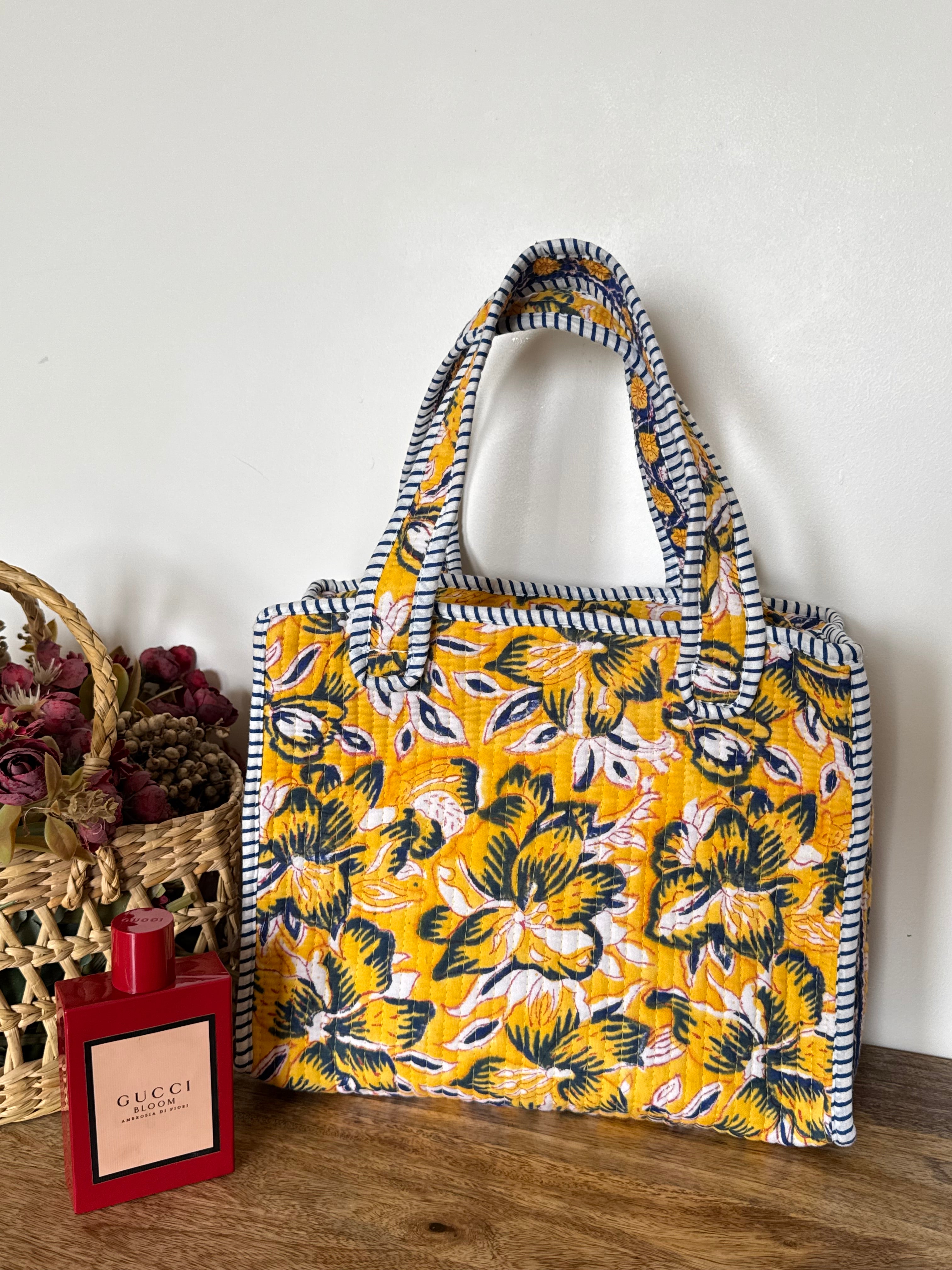 REVERSIBLE MINI TOTE BAG WITH ZIP