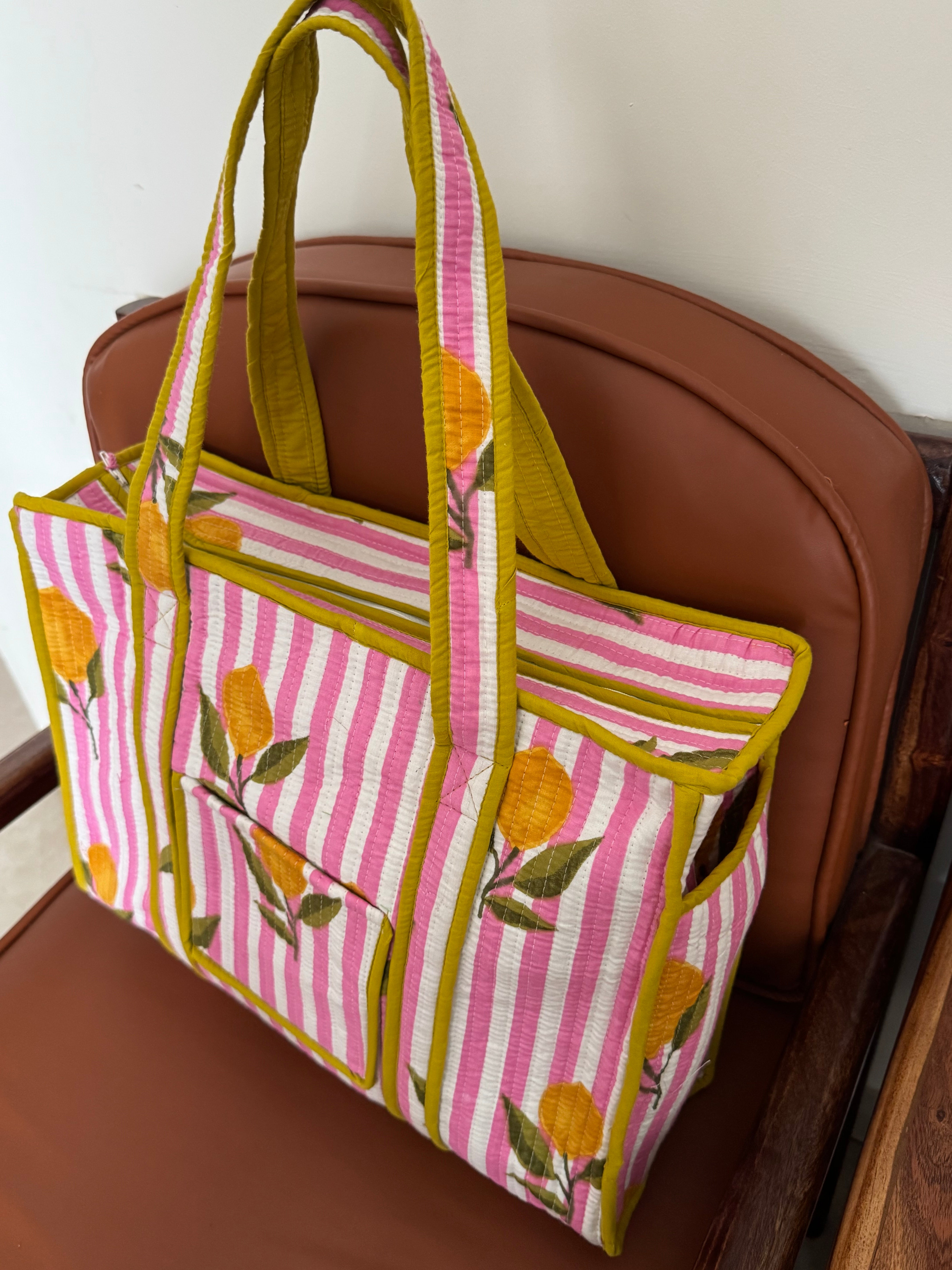 MEDIUM TOTE BAG WITH THREE POCKETS