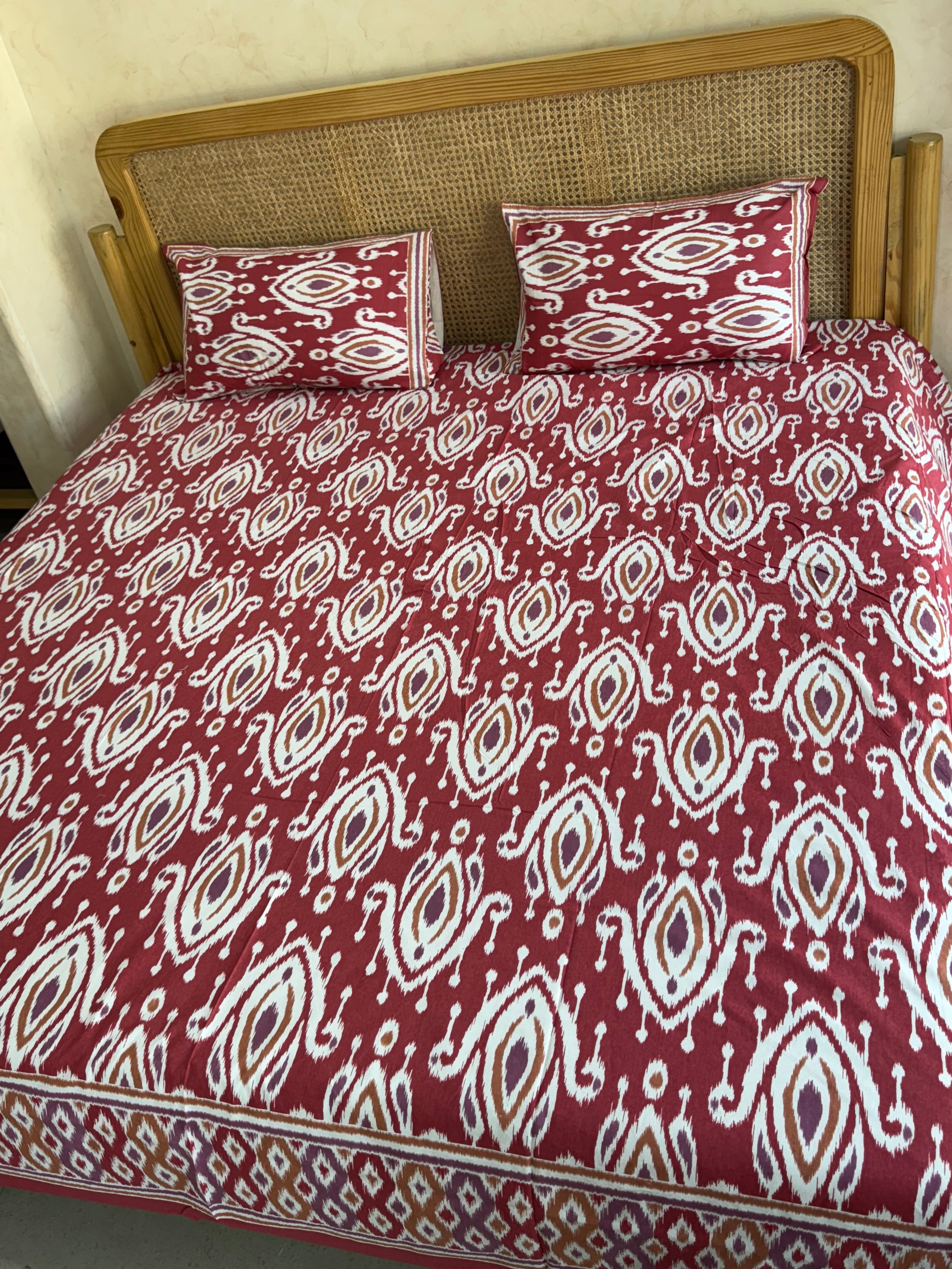 RANGREZ BEDSHEET WITH TWO REVERSIBLE PILLOW COVERS