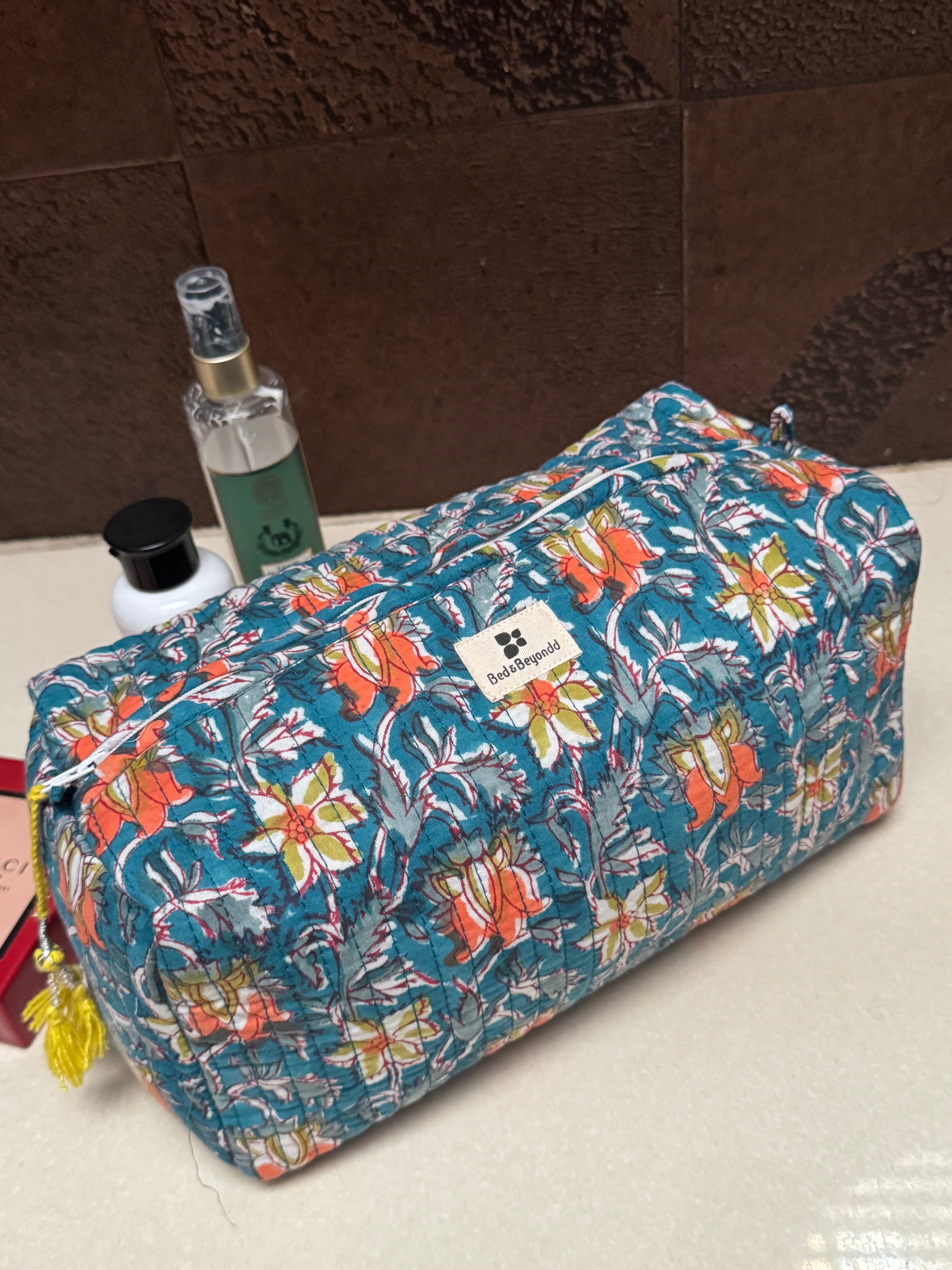 MULTI PURPOSE TOILETRY BAG