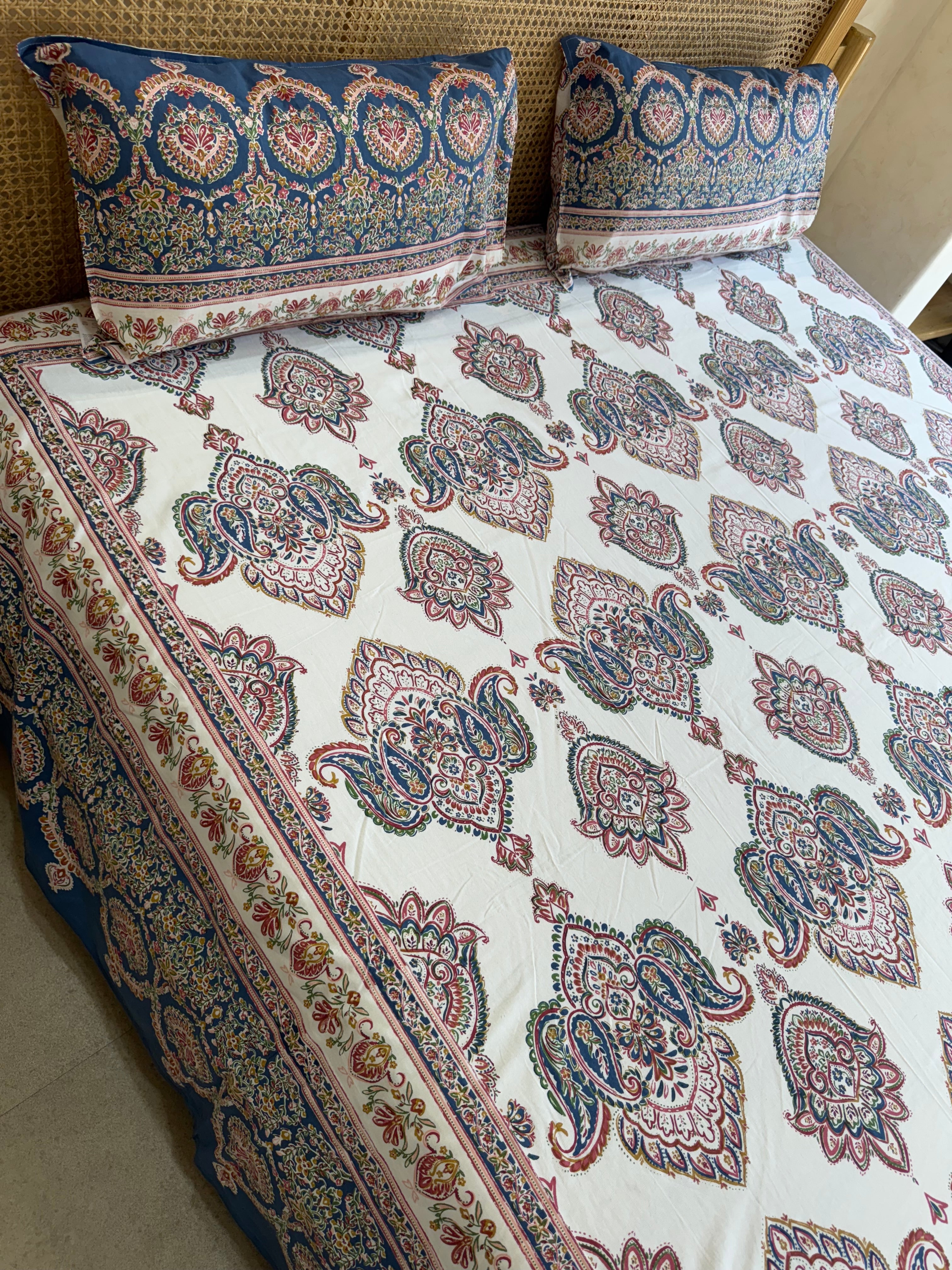 SHALIMAR BEDSHEET WITH TWO REVERSIBLE PILLOW COVERS