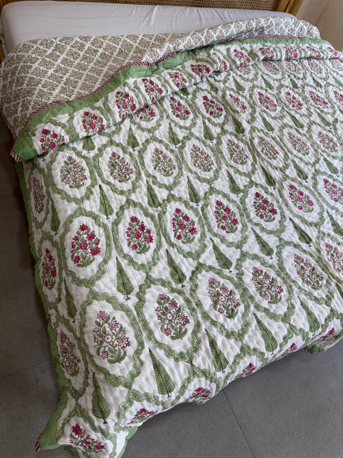HAND BLOCK PRINTED REVERSIBLE QUILT (DOUBLE BED)