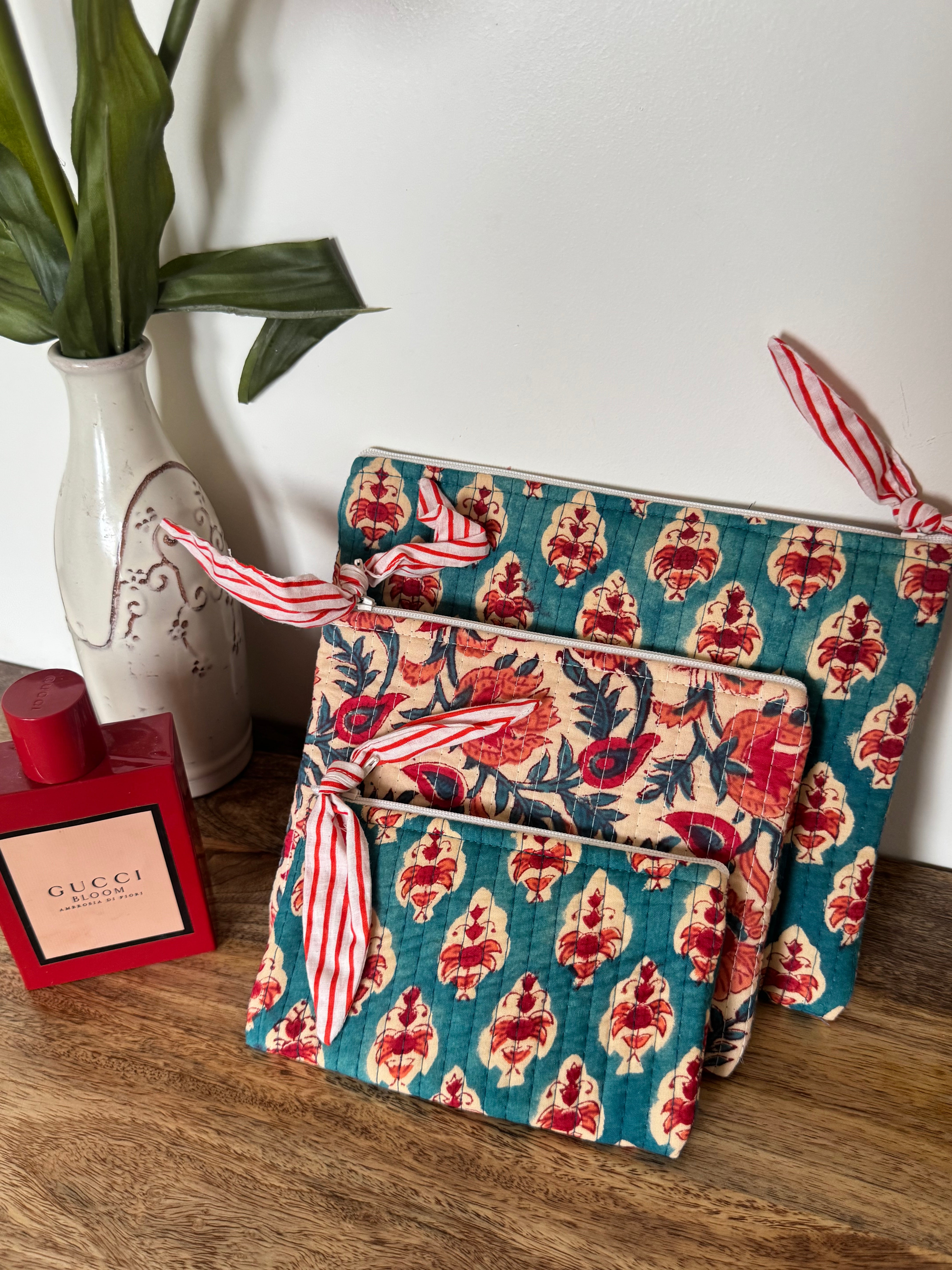 FLAT POUCH - SET OF THREE