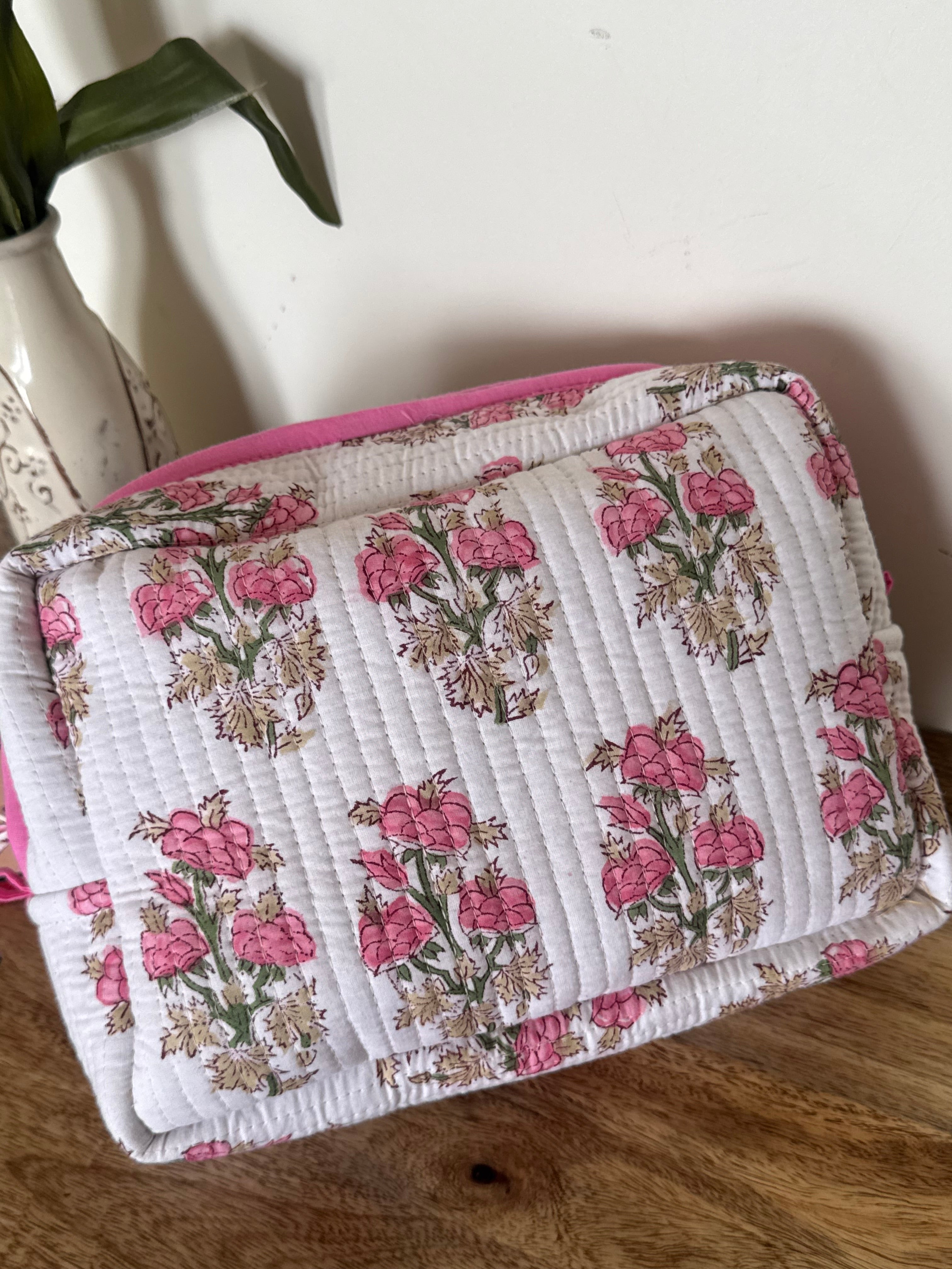MULTI PURPOSE TOILETRY BAG