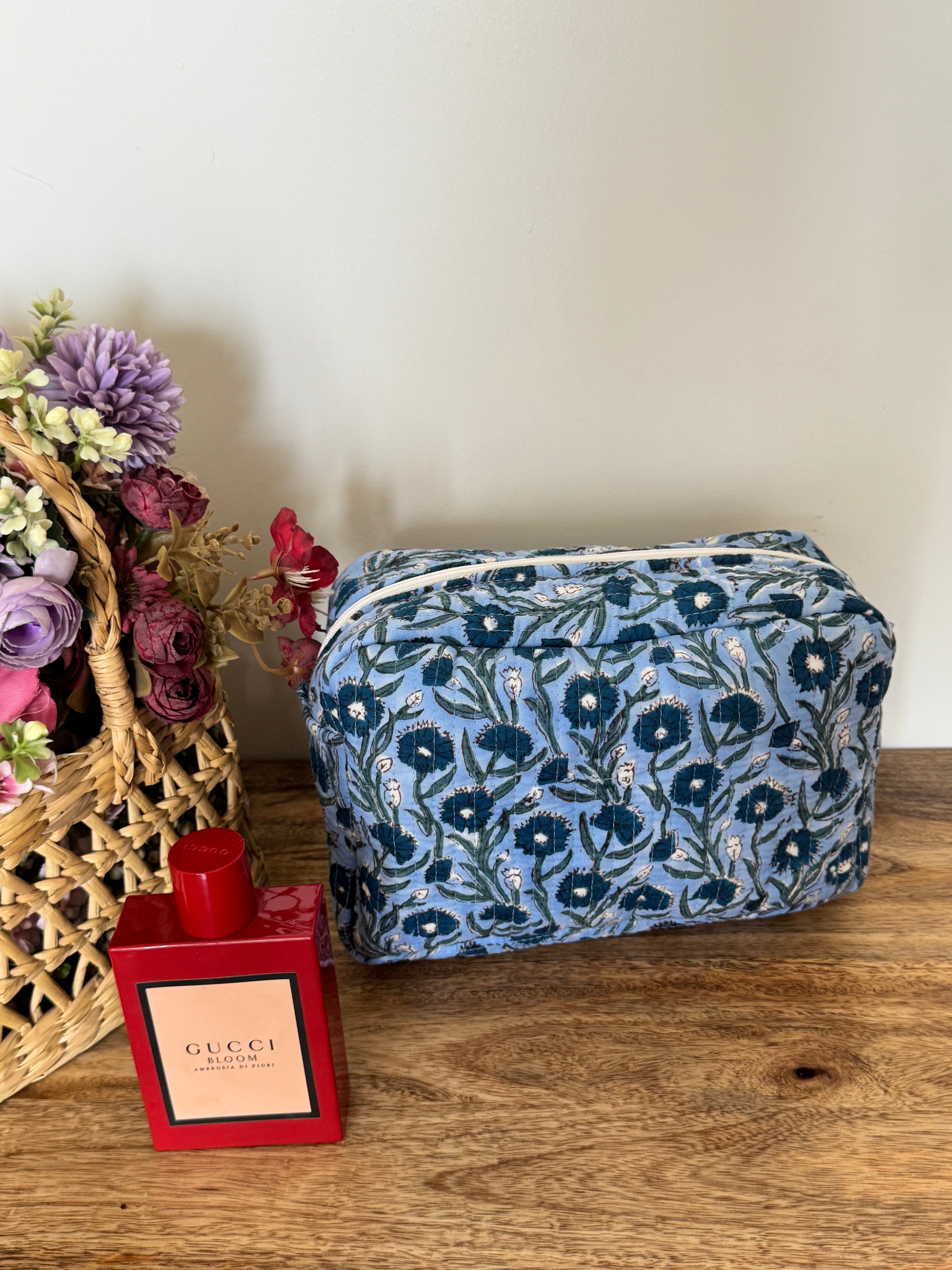 MULTI PURPOSE TOILETRY BAG