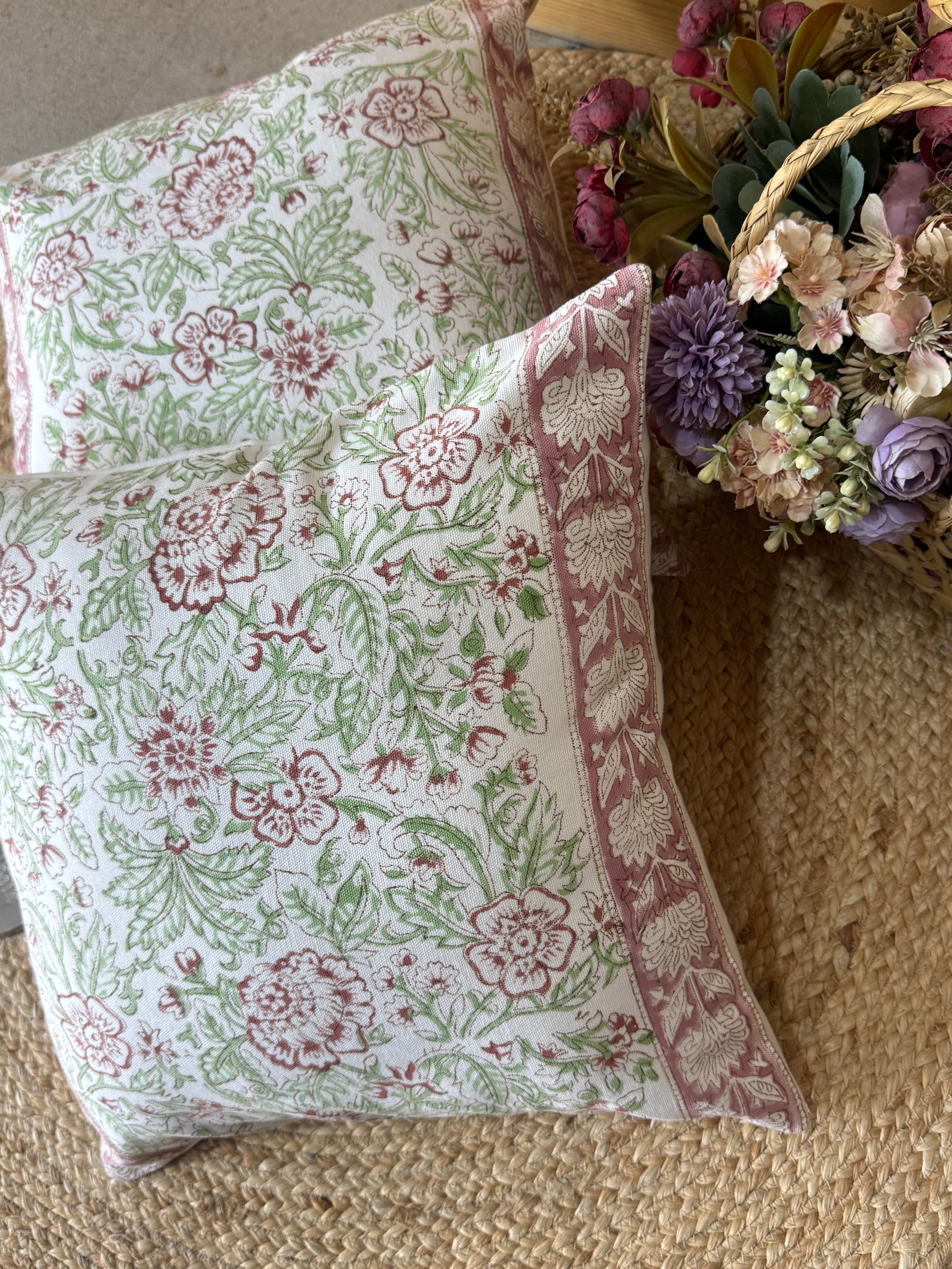 A PAIR OF HANDBLOCK PRINTED 16*16 INCHES CUSHION COVER
