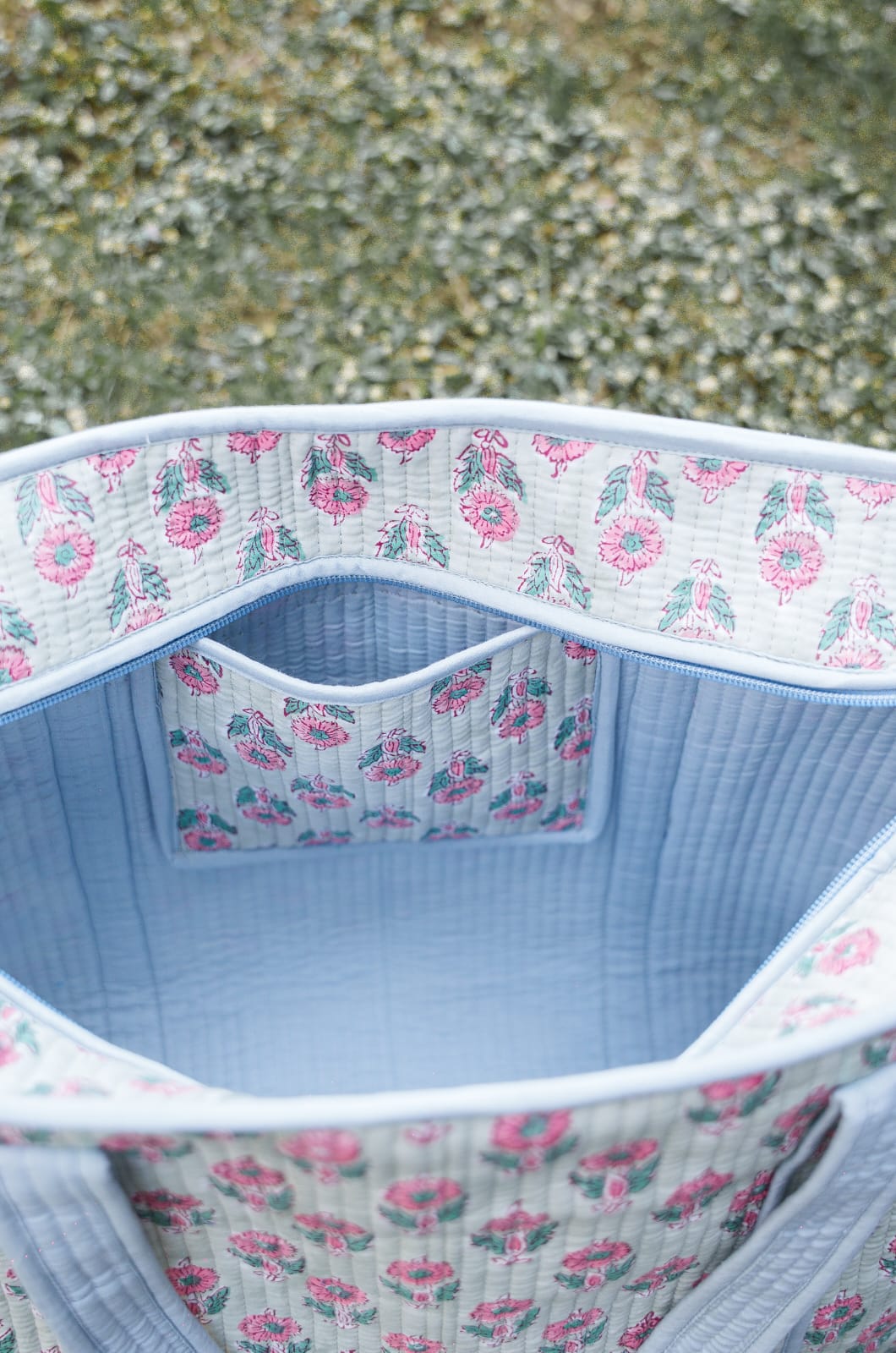 HAND BLOCK PRINTED TOTE BAG WITH ZIP