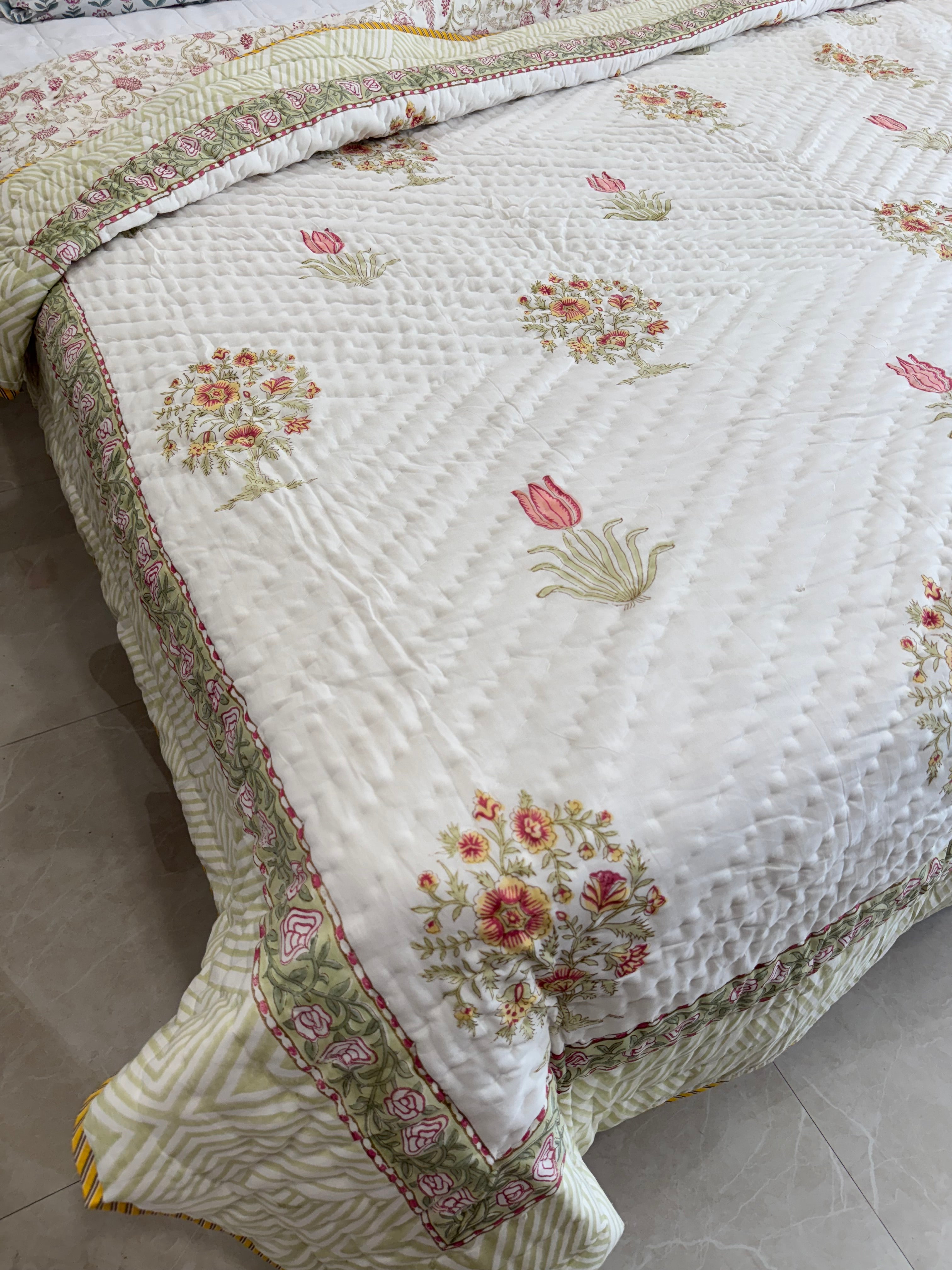 HAND BLOCK PRINTED REVERSIBLE QUILT (DOUBLE BED)
