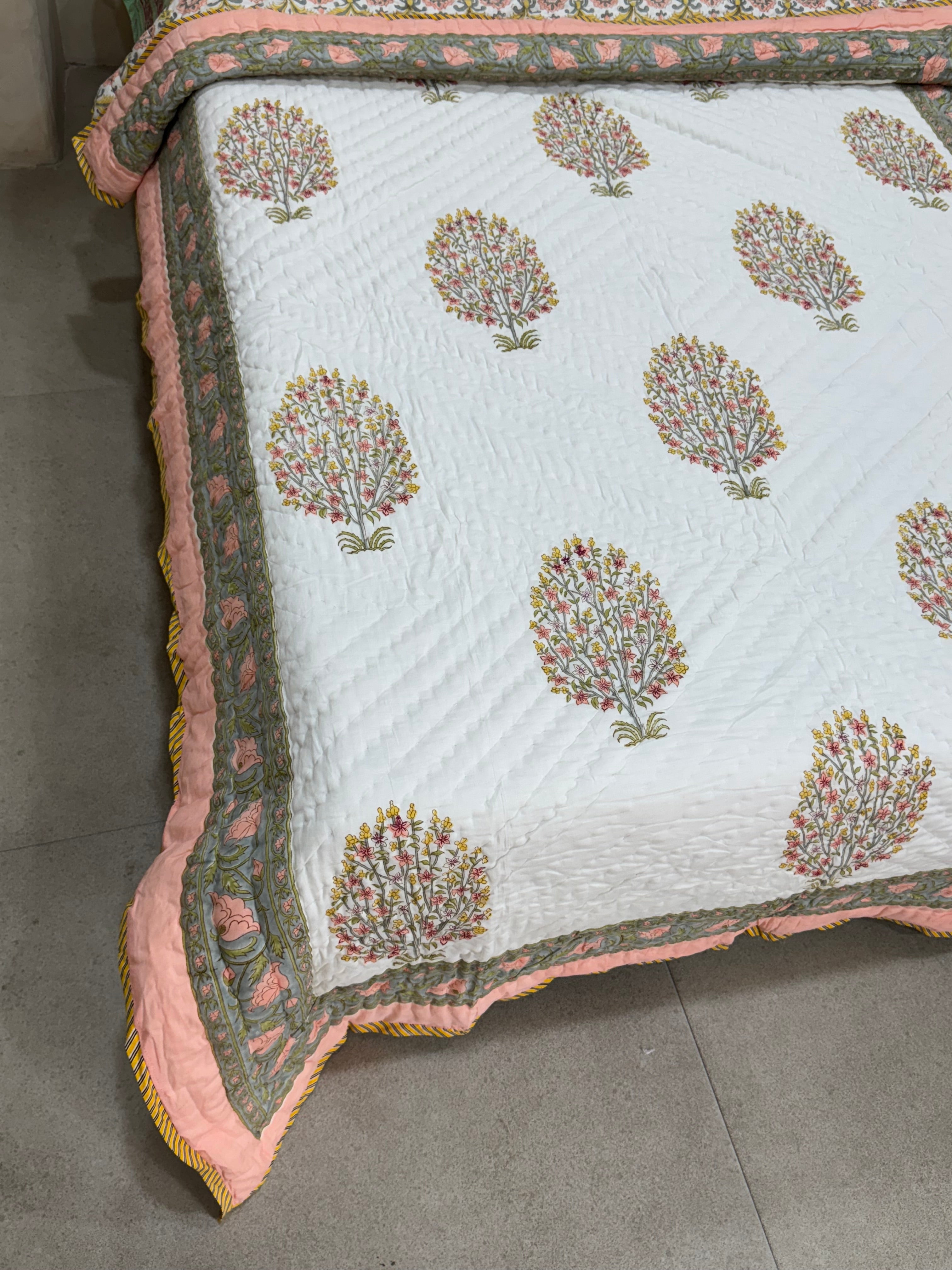 HANDBLOCK PRINTED SINGLE QUILT