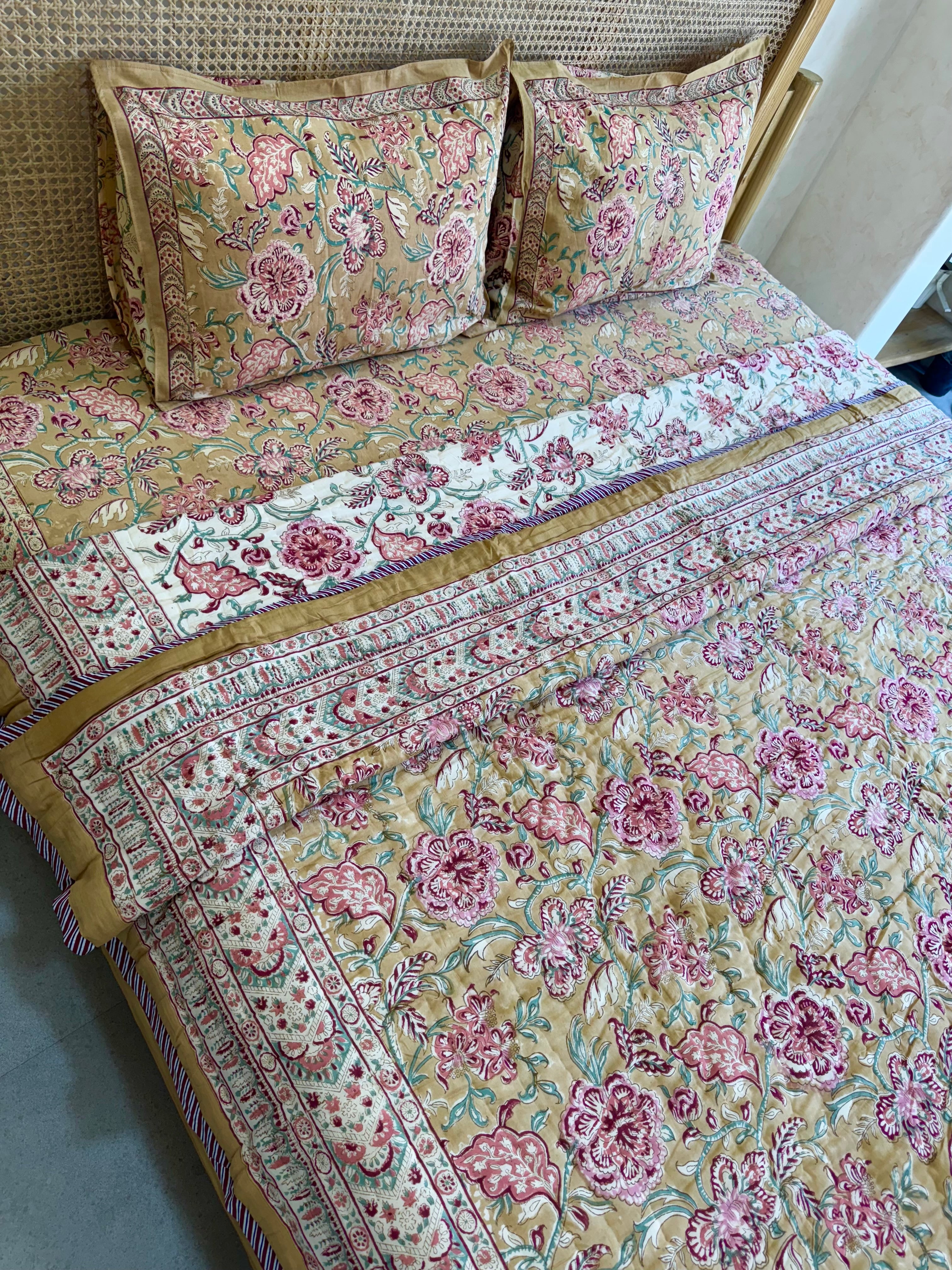 FESTIVE HAND BLOCK PRINTED BEDDING SET