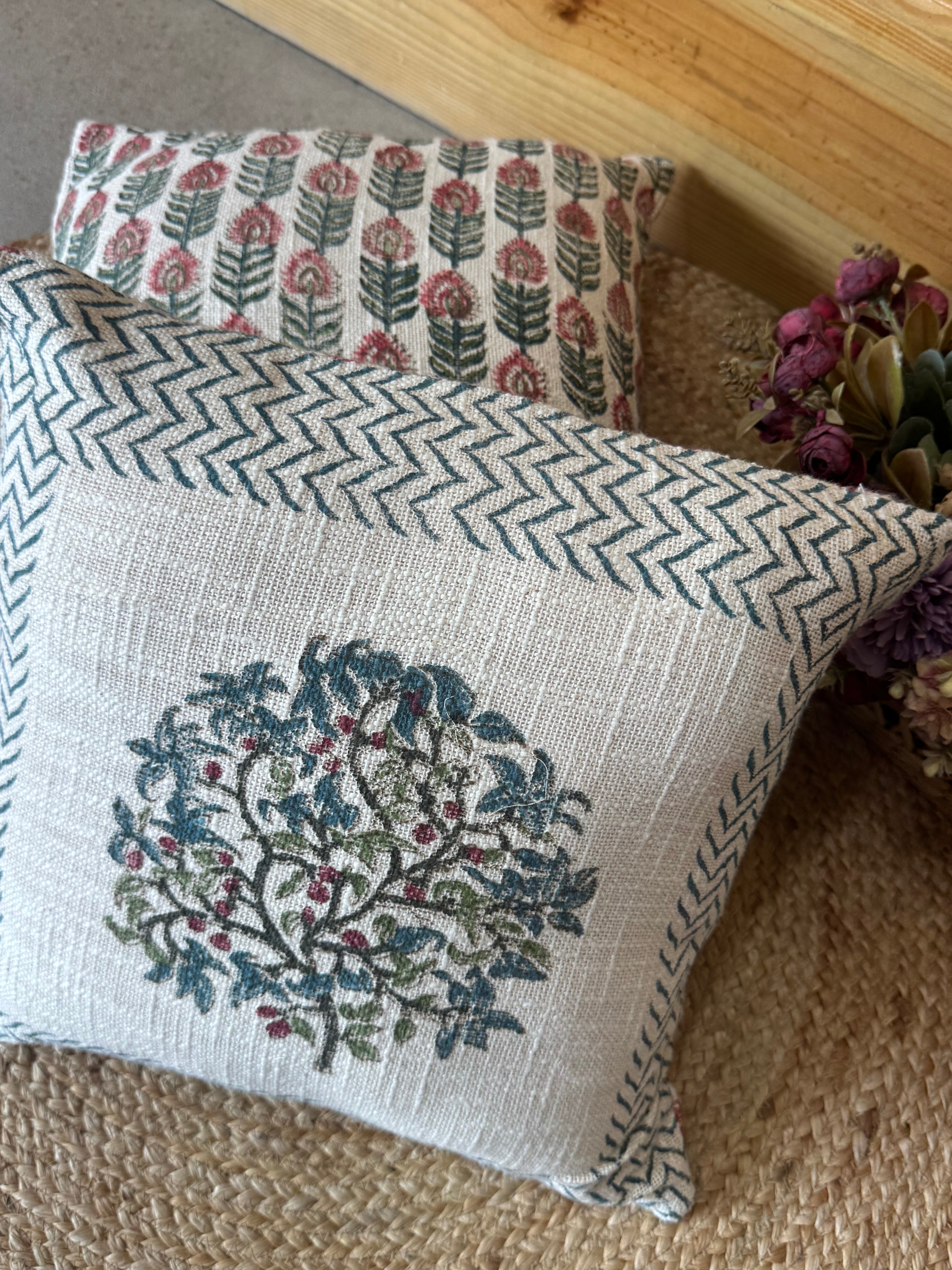 A PAIR OF HANDBLOCK PRINTED 16*16 INCHES JUTE CUSHION COVER