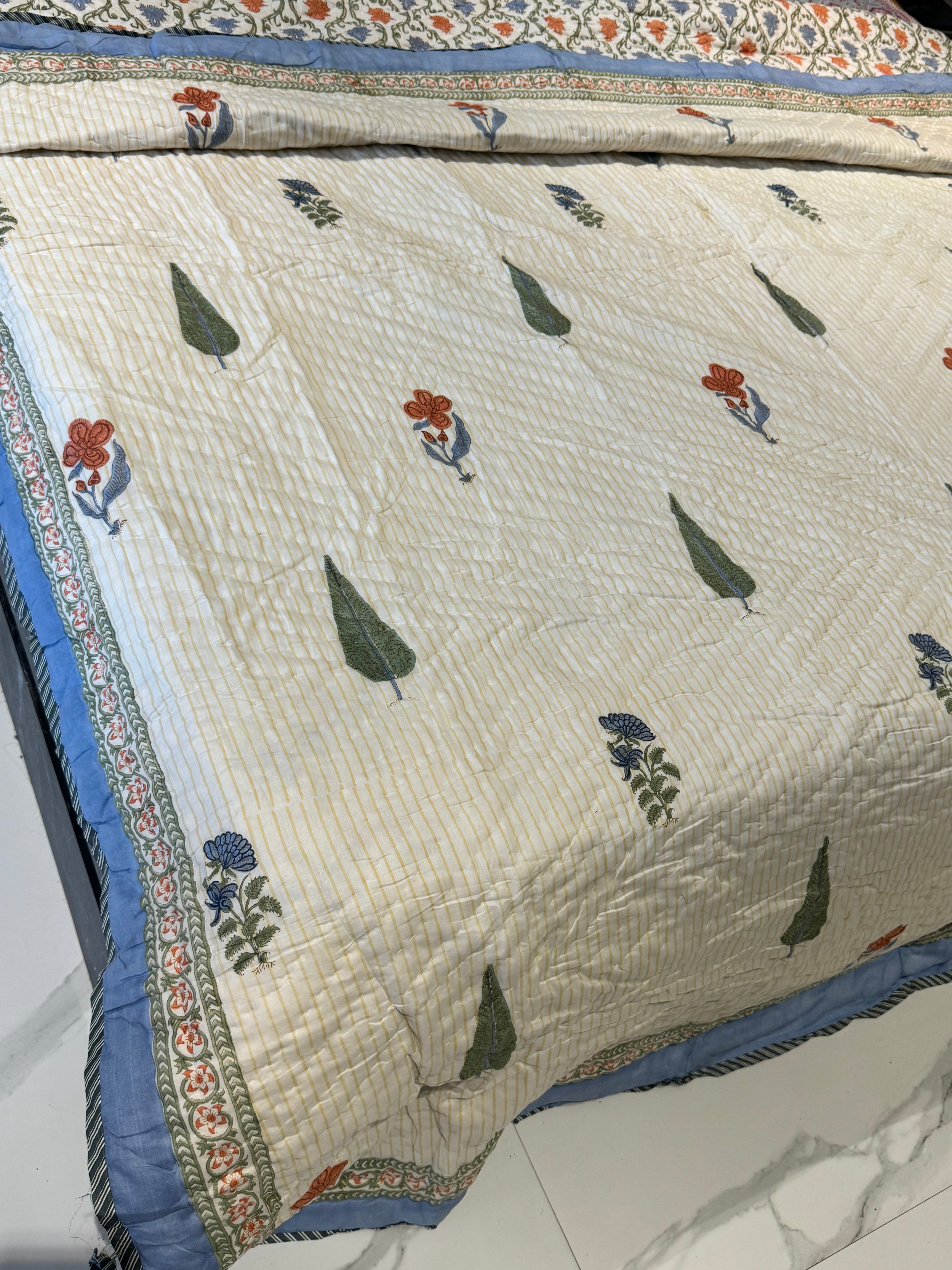 ARNIT HAND BLOCK PRINTED REVERSIBLE MULMUL QUILT