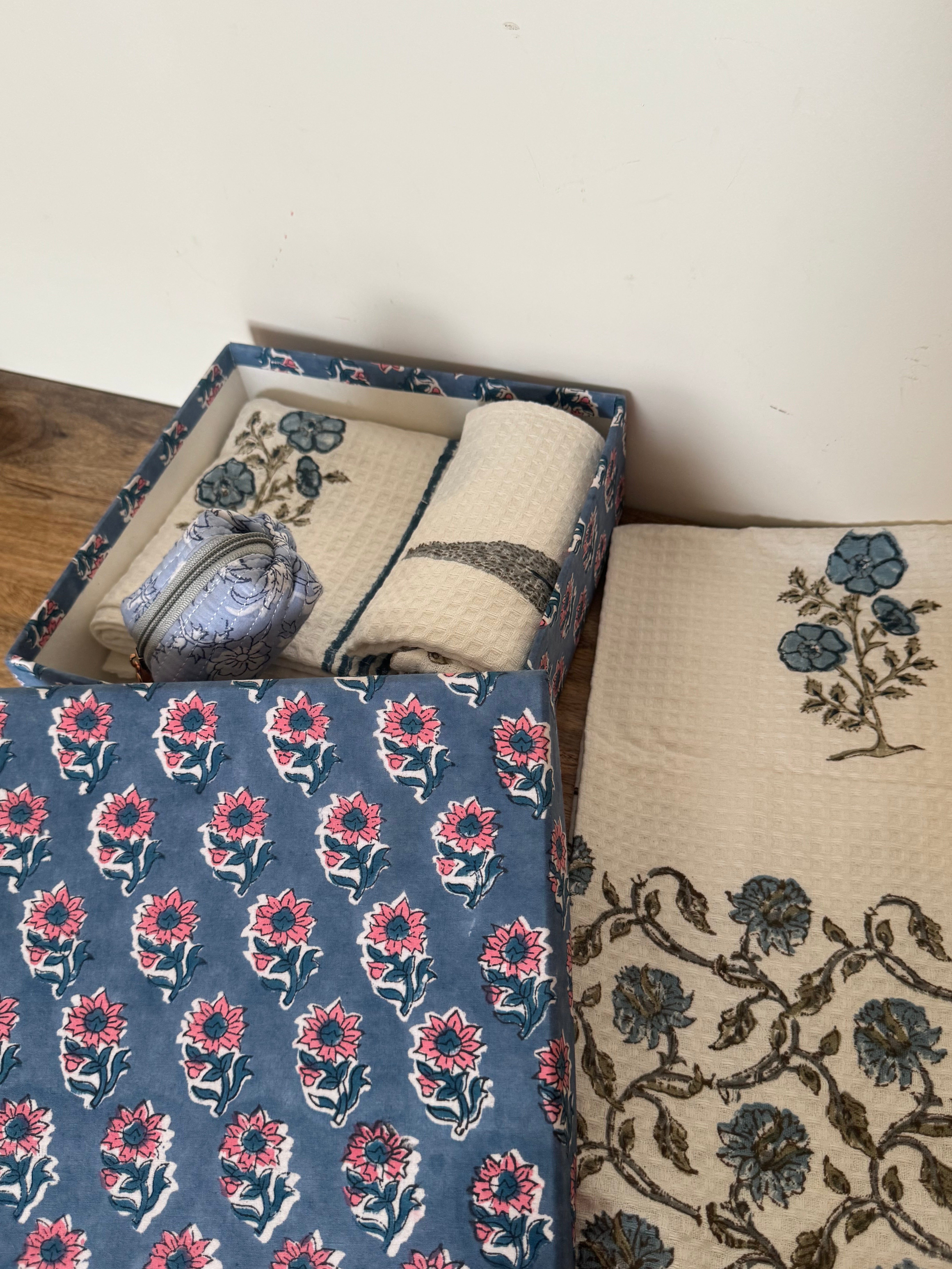 HANDBLOCK PRINTED GIFT BOX - BATH LINEN