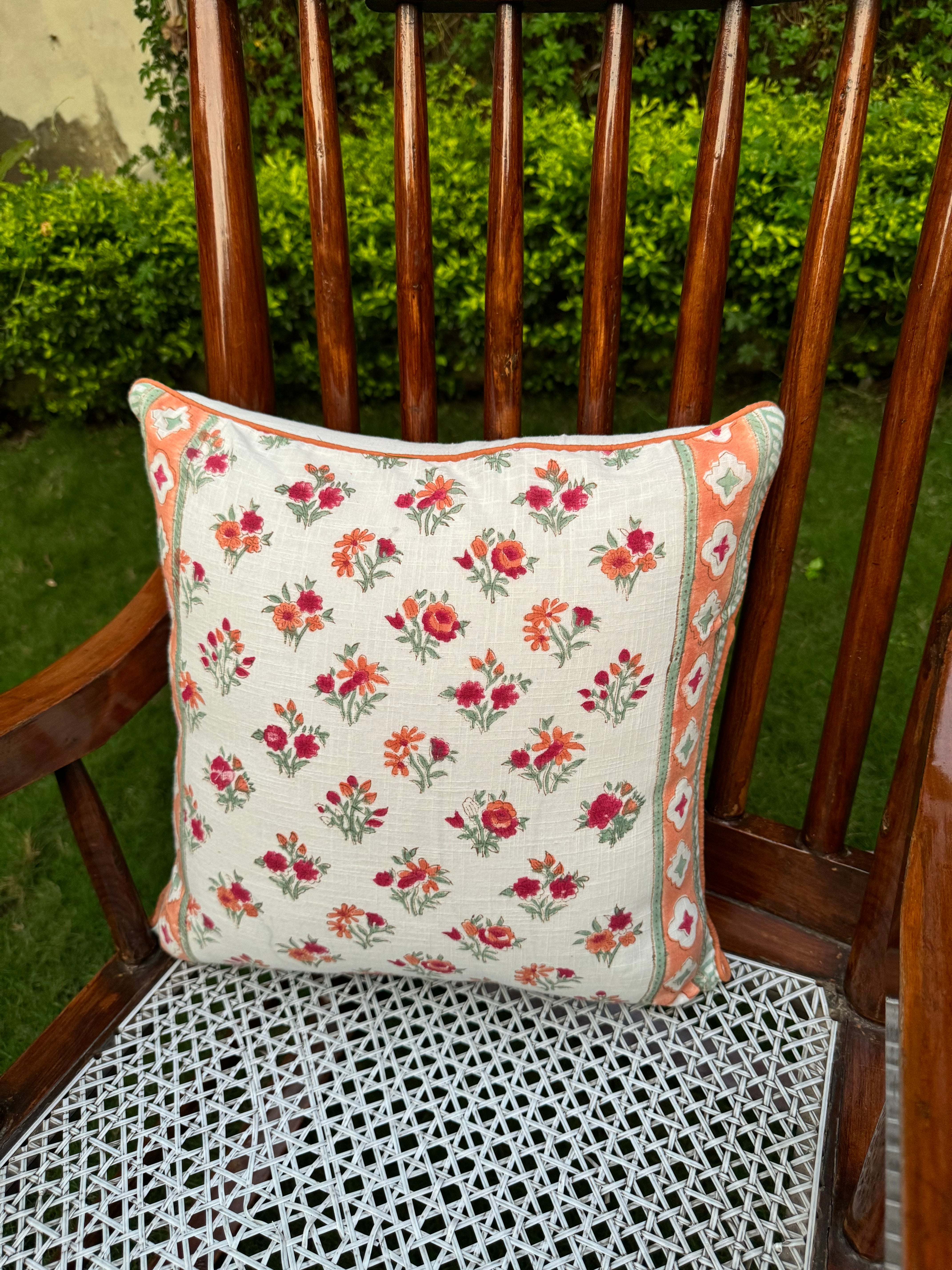 A PAIR OF HANDBLOCK PRINTED 16*16 INCHES CUSHION COVER