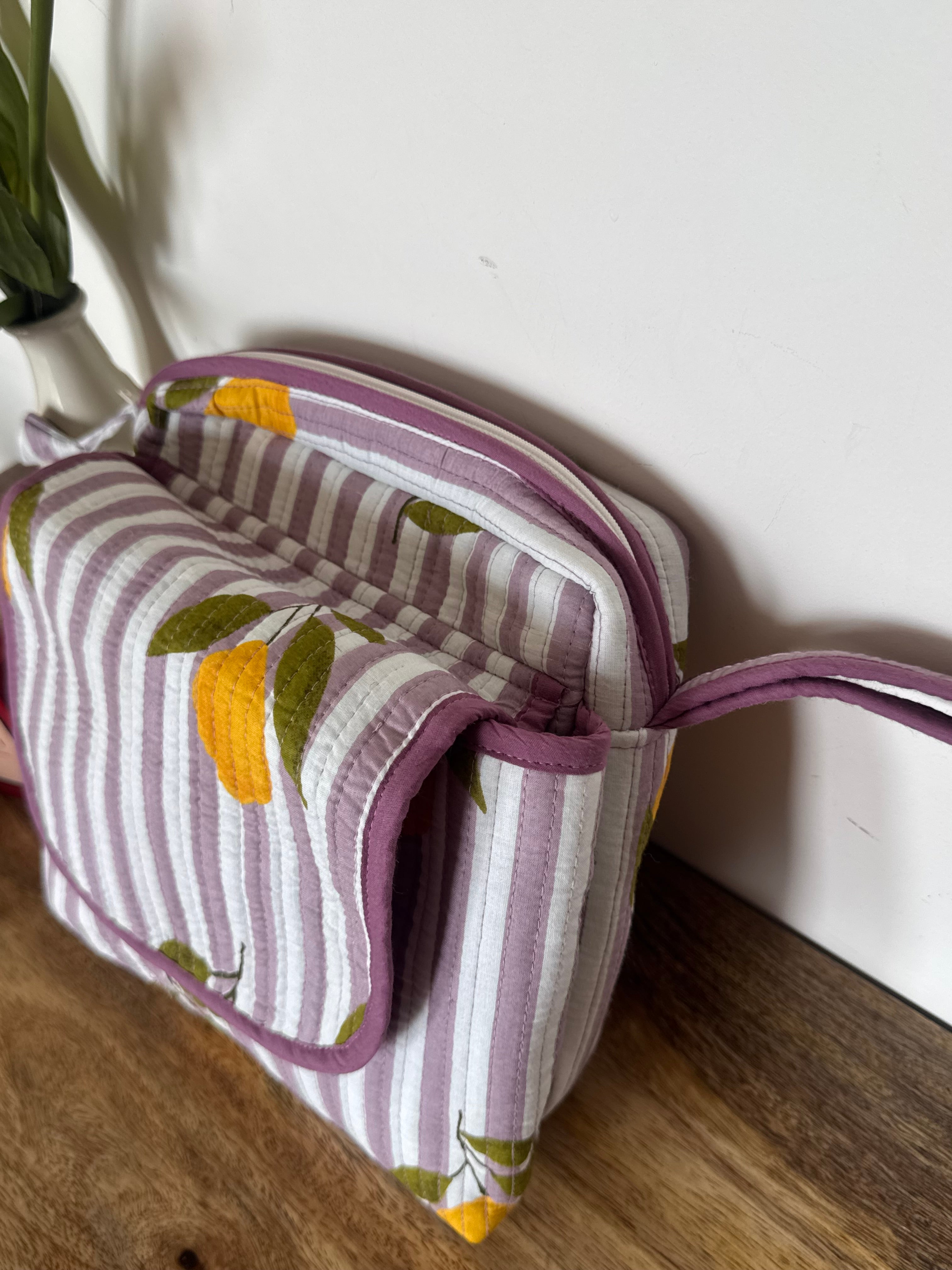 MAKEUP-ON-THE-GO/ DIAPER CHANGING BAG
