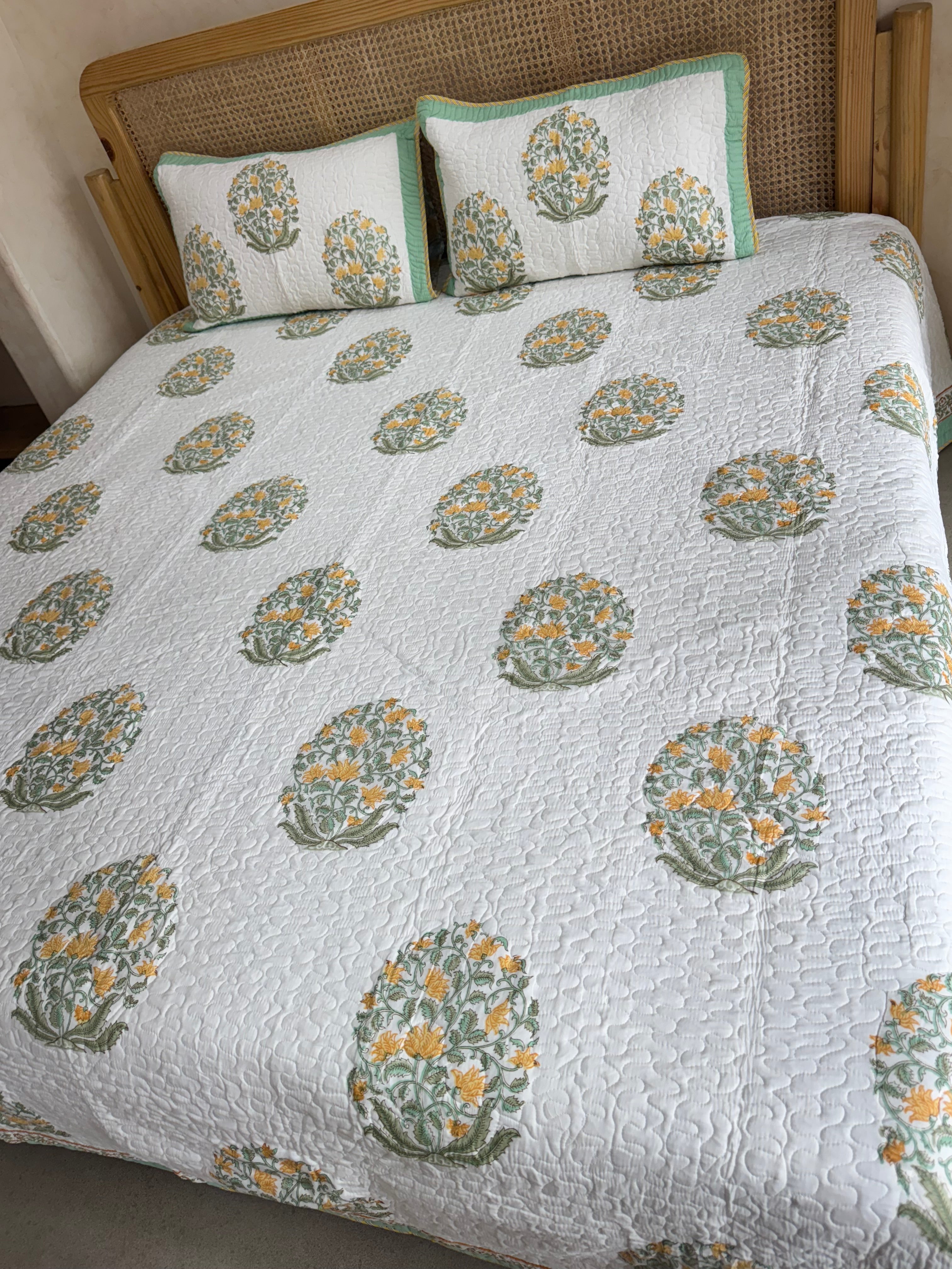 HANDBLOCK PRINTED REVERSIBLE QUILTED BEDCOVER 108*108