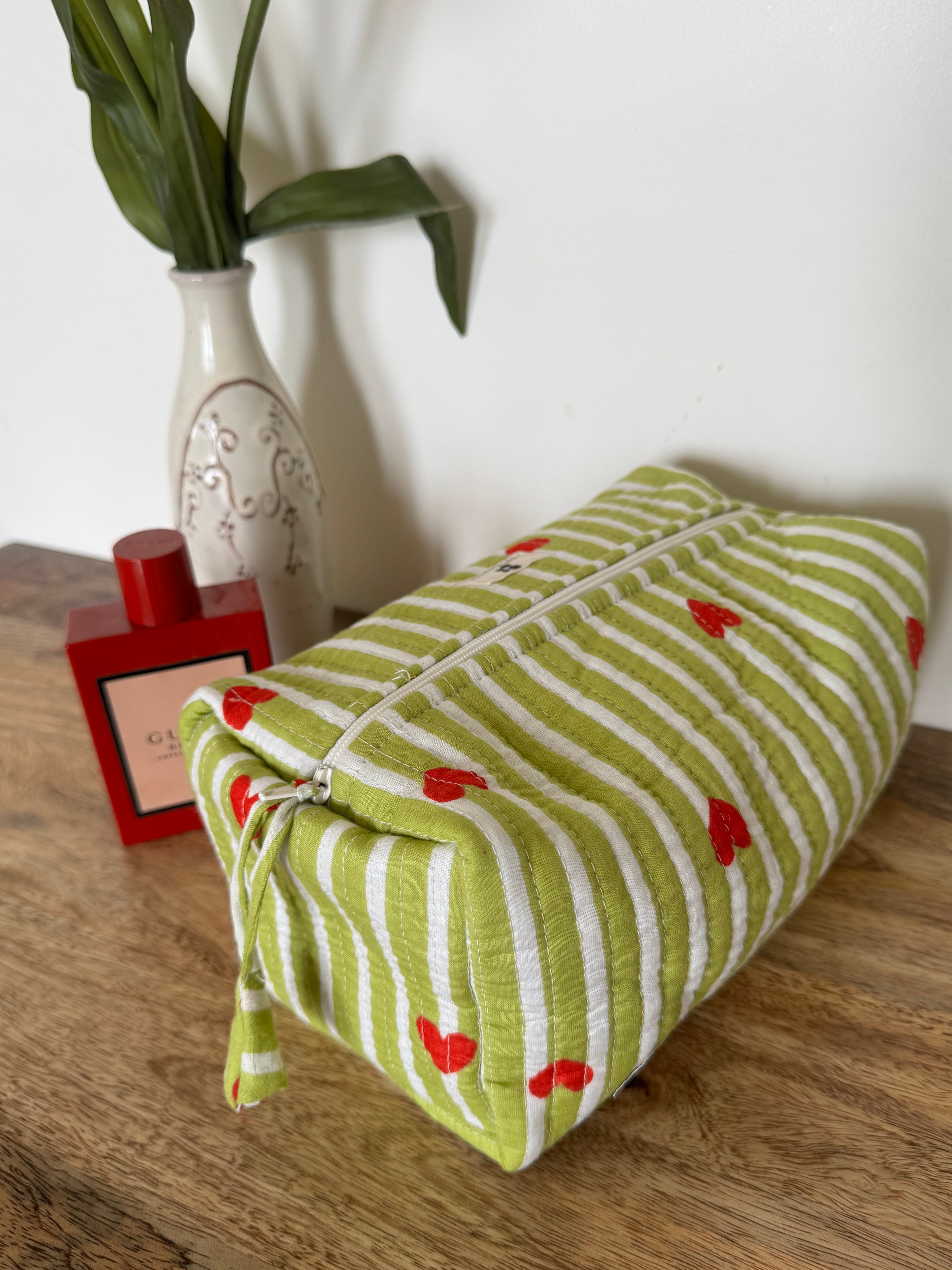 MULTI PURPOSE TOILETRY BAG