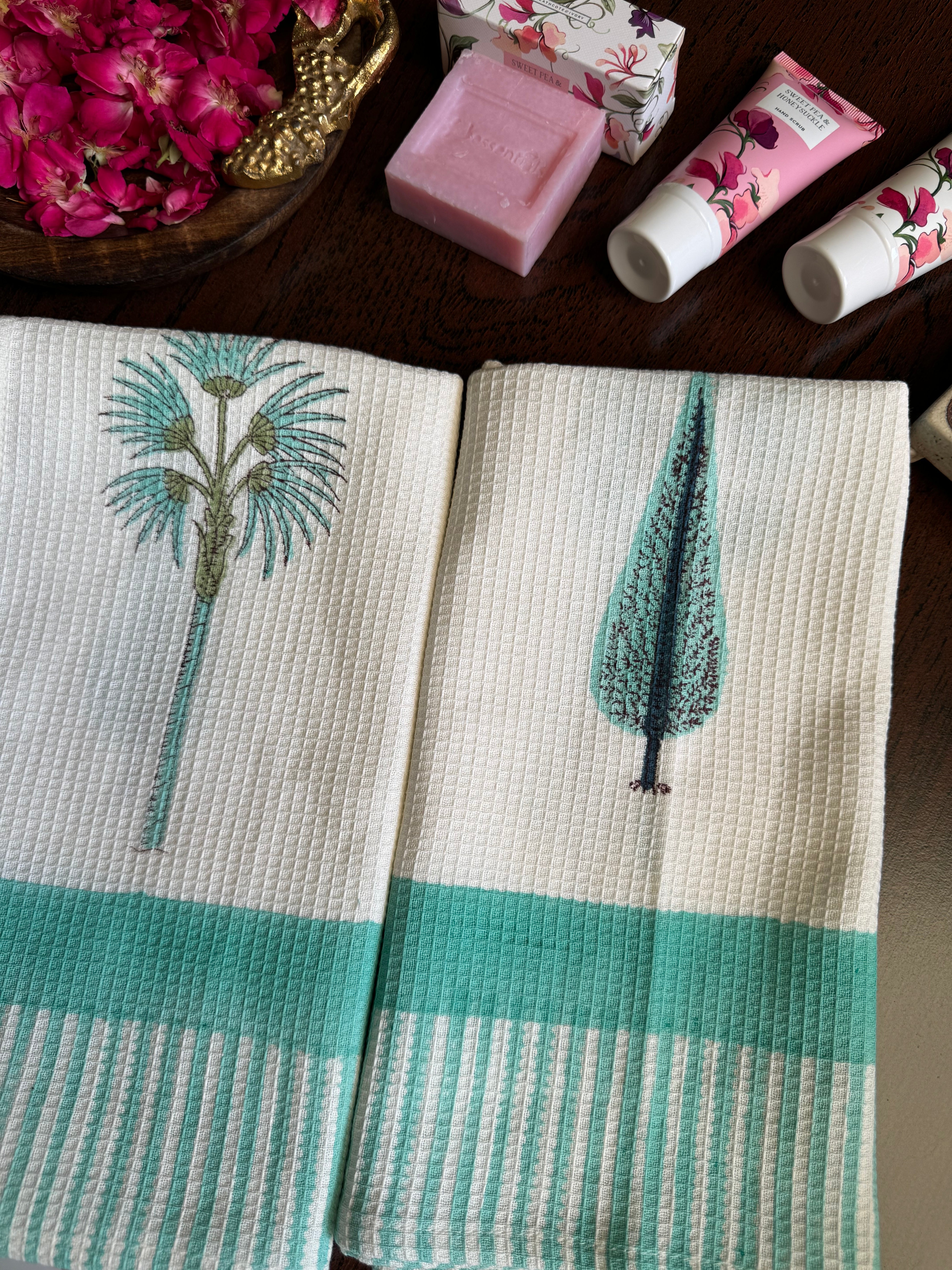 CYPRESS TREE HAND BLOCK PRINTED BODY & HAND TOWEL SET