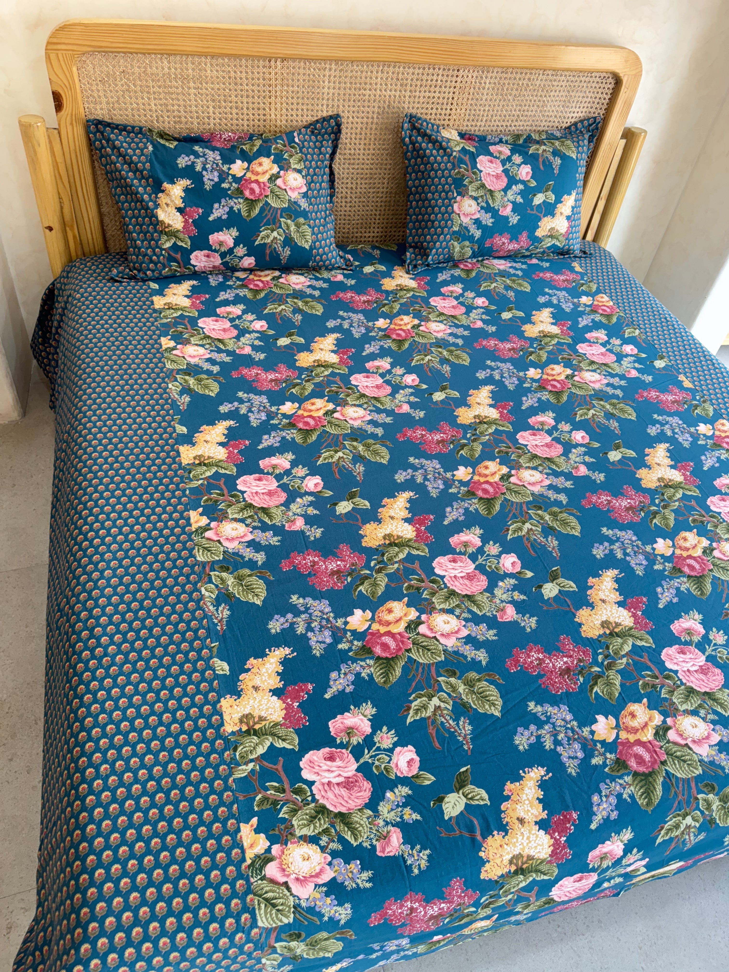 KANAK BEDSHEET WITH TWO PILLOW CASES
