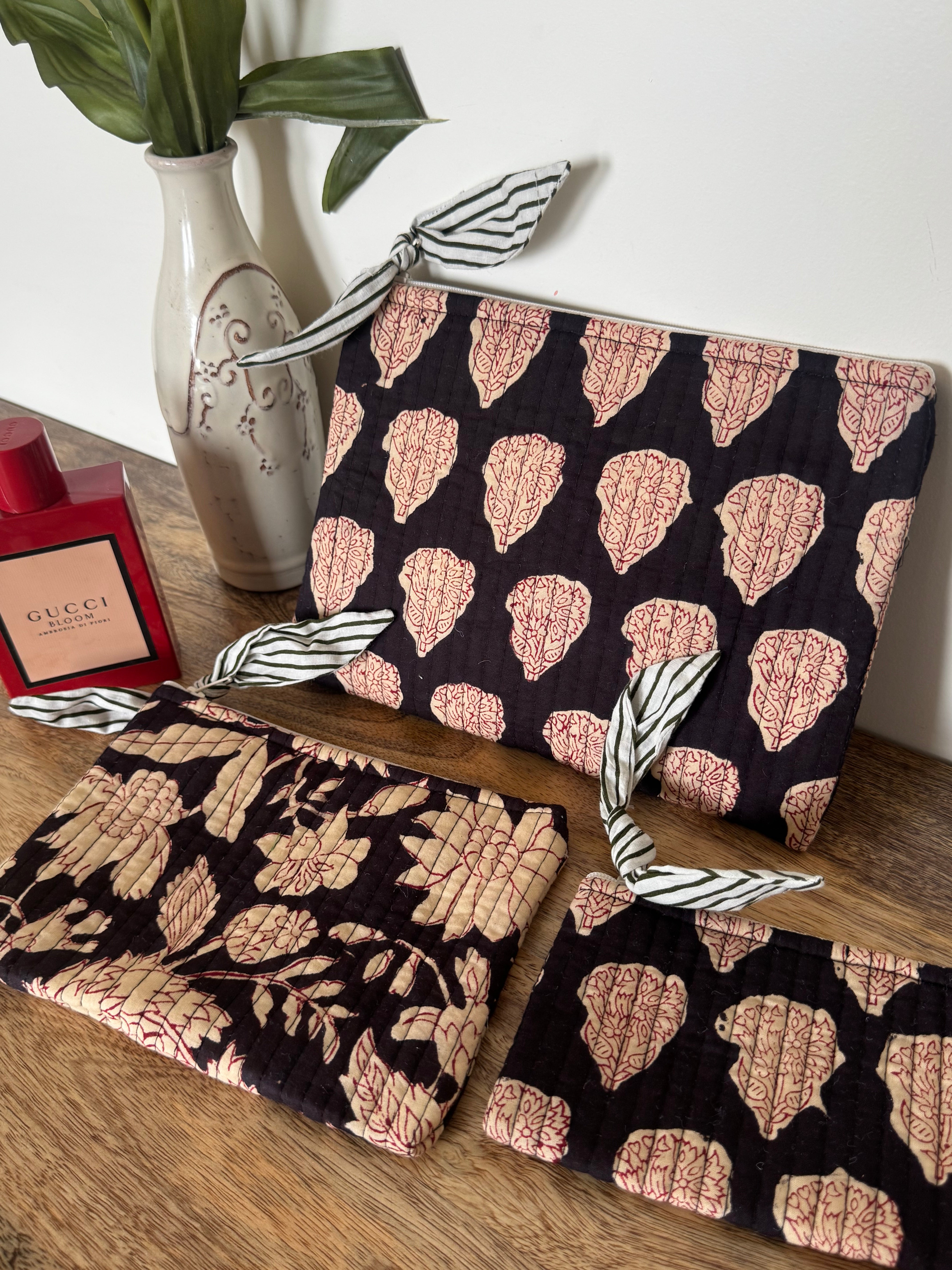 FLAT POUCH - SET OF THREE
