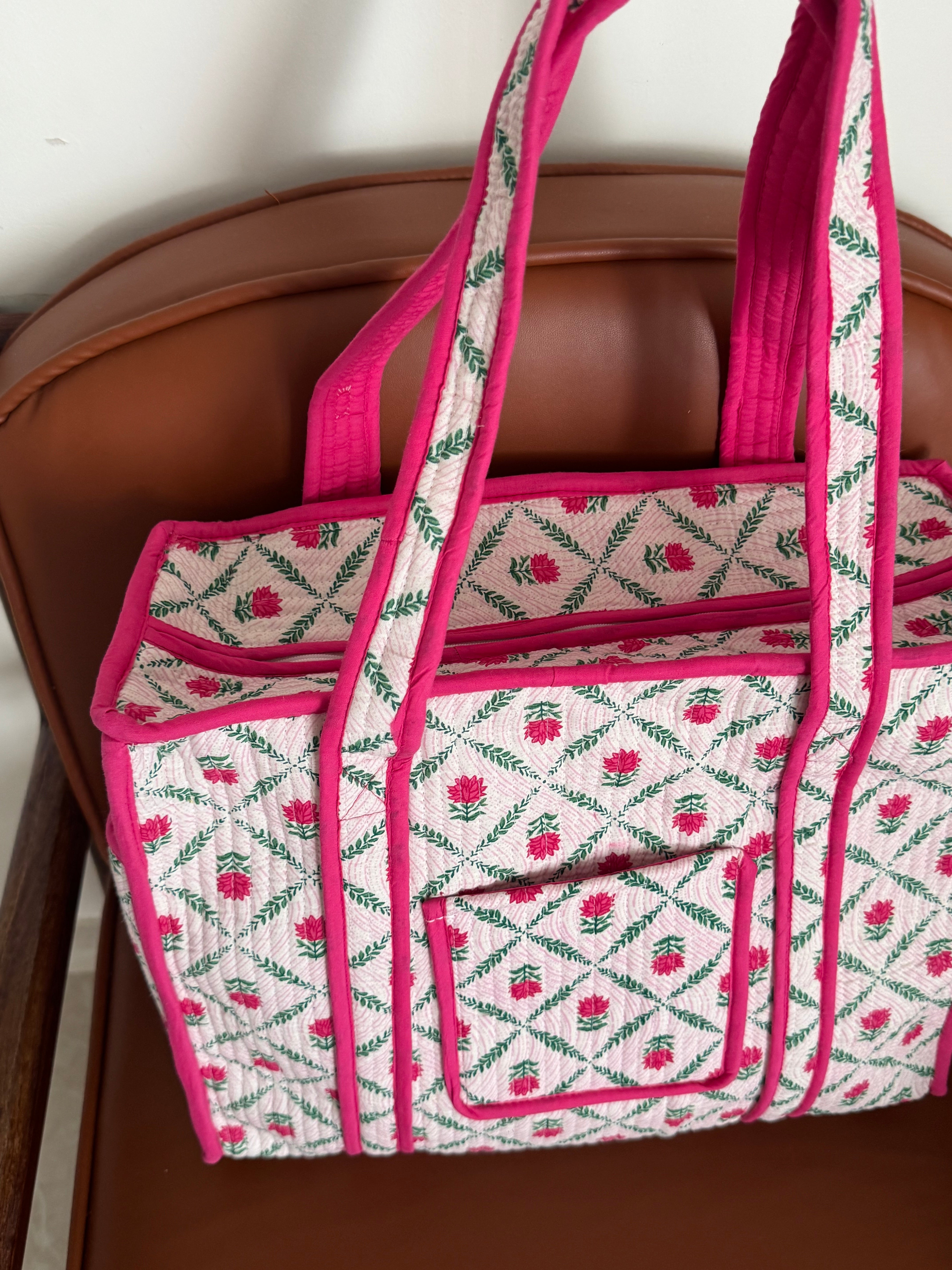 MEDIUM TOTE BAG WITH THREE POCKETS