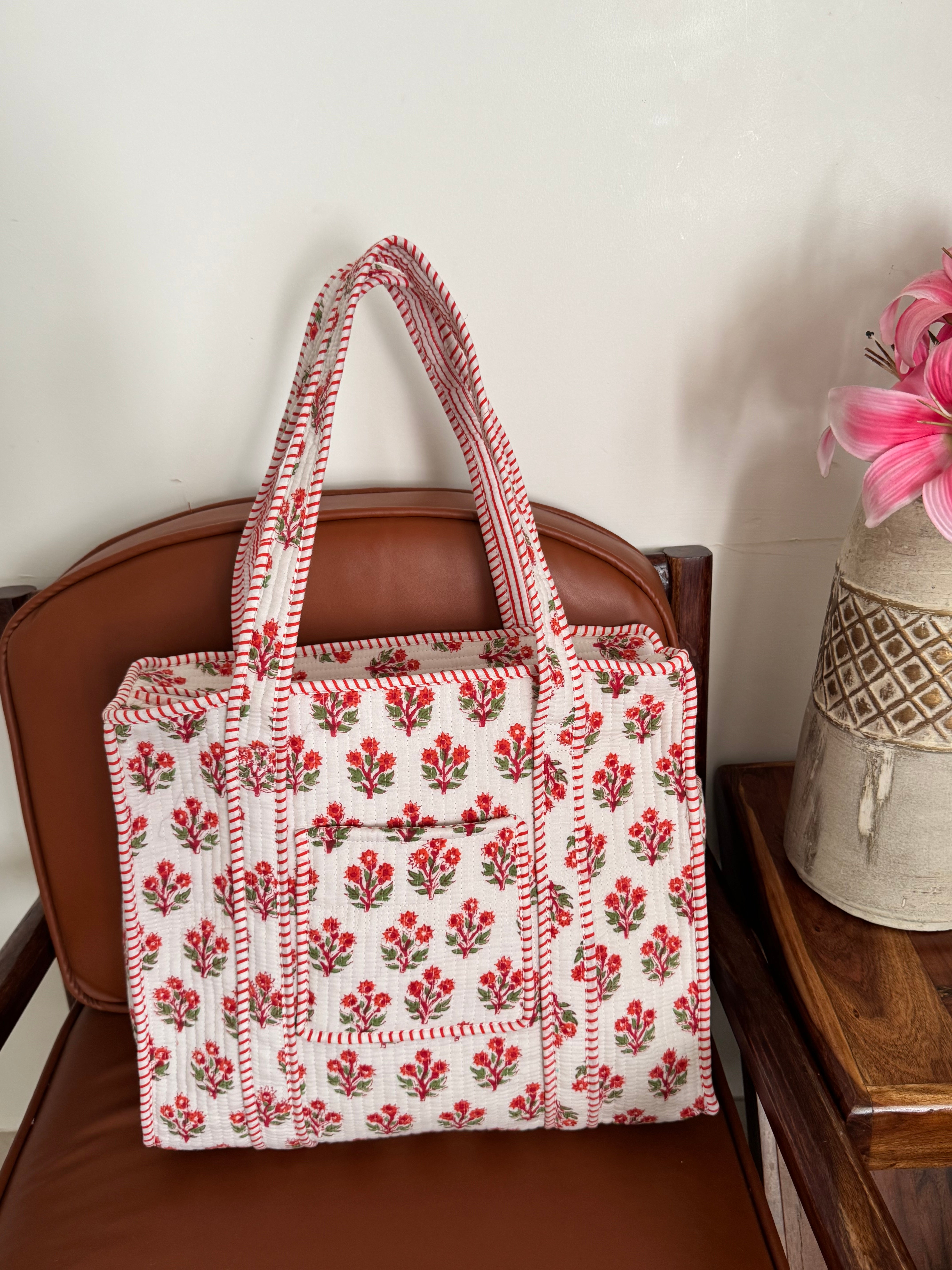 MEDIUM TOTE BAG WITH THREE POCKETS