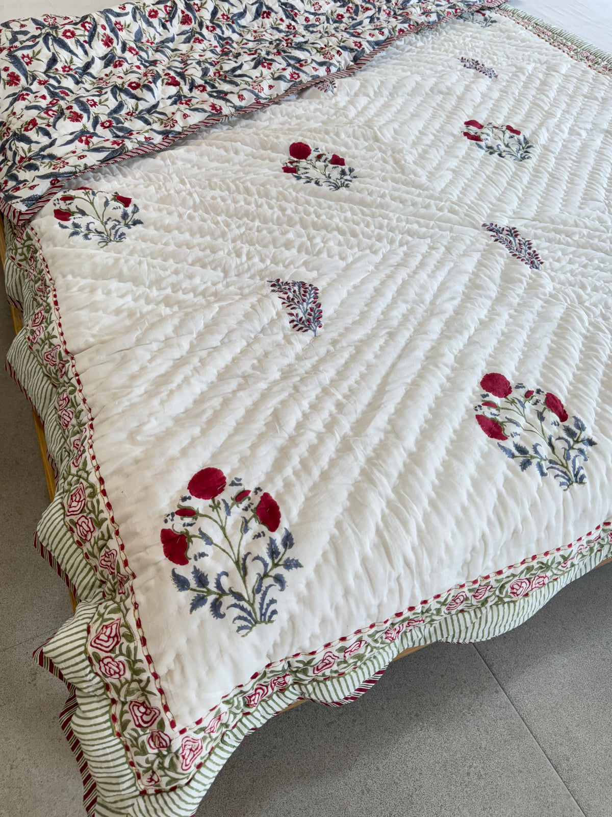 HAND BLOCK PRINTED SINGLE QUILT