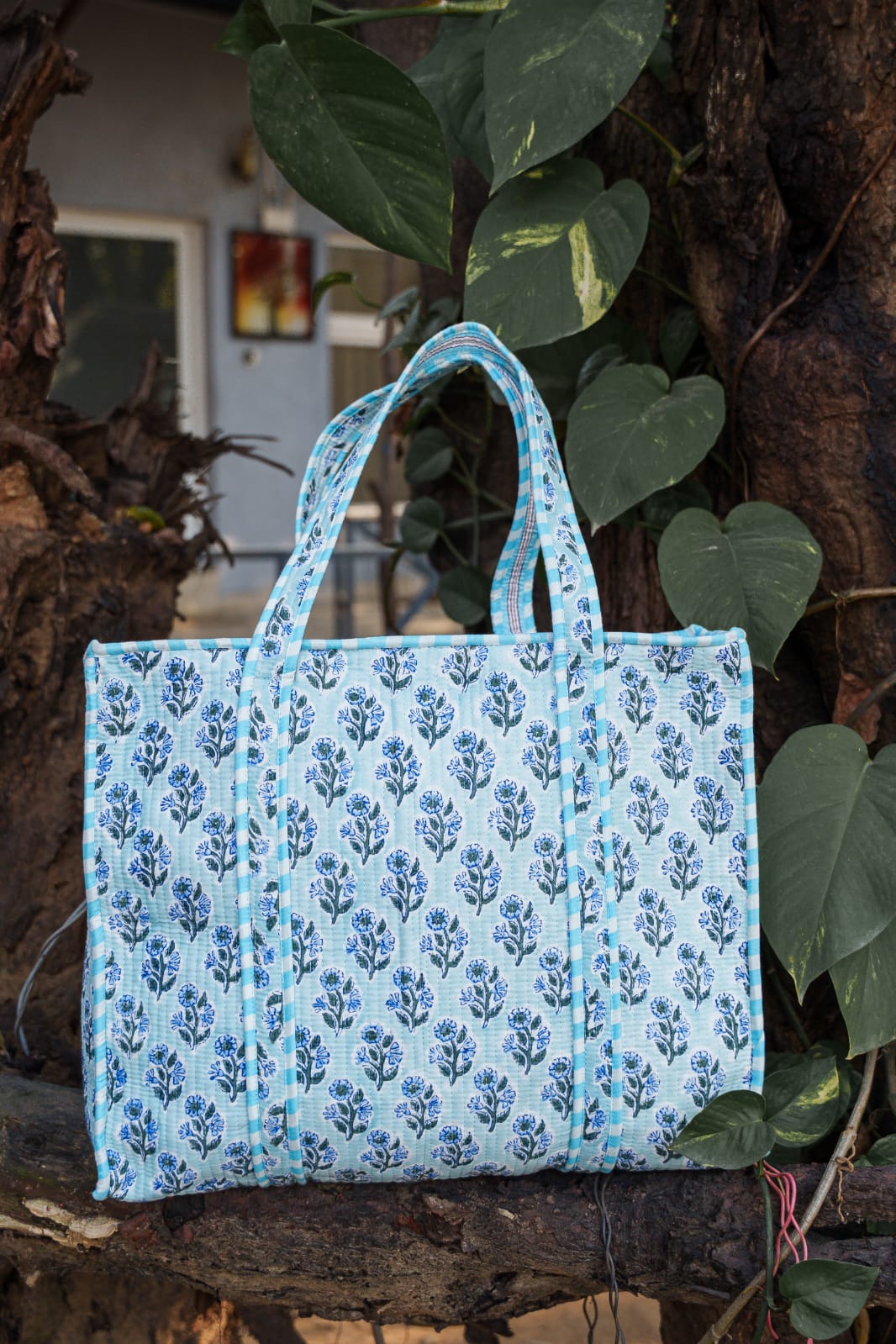 HAND BLOCK PRINTED TOTE BAG WITH ZIP