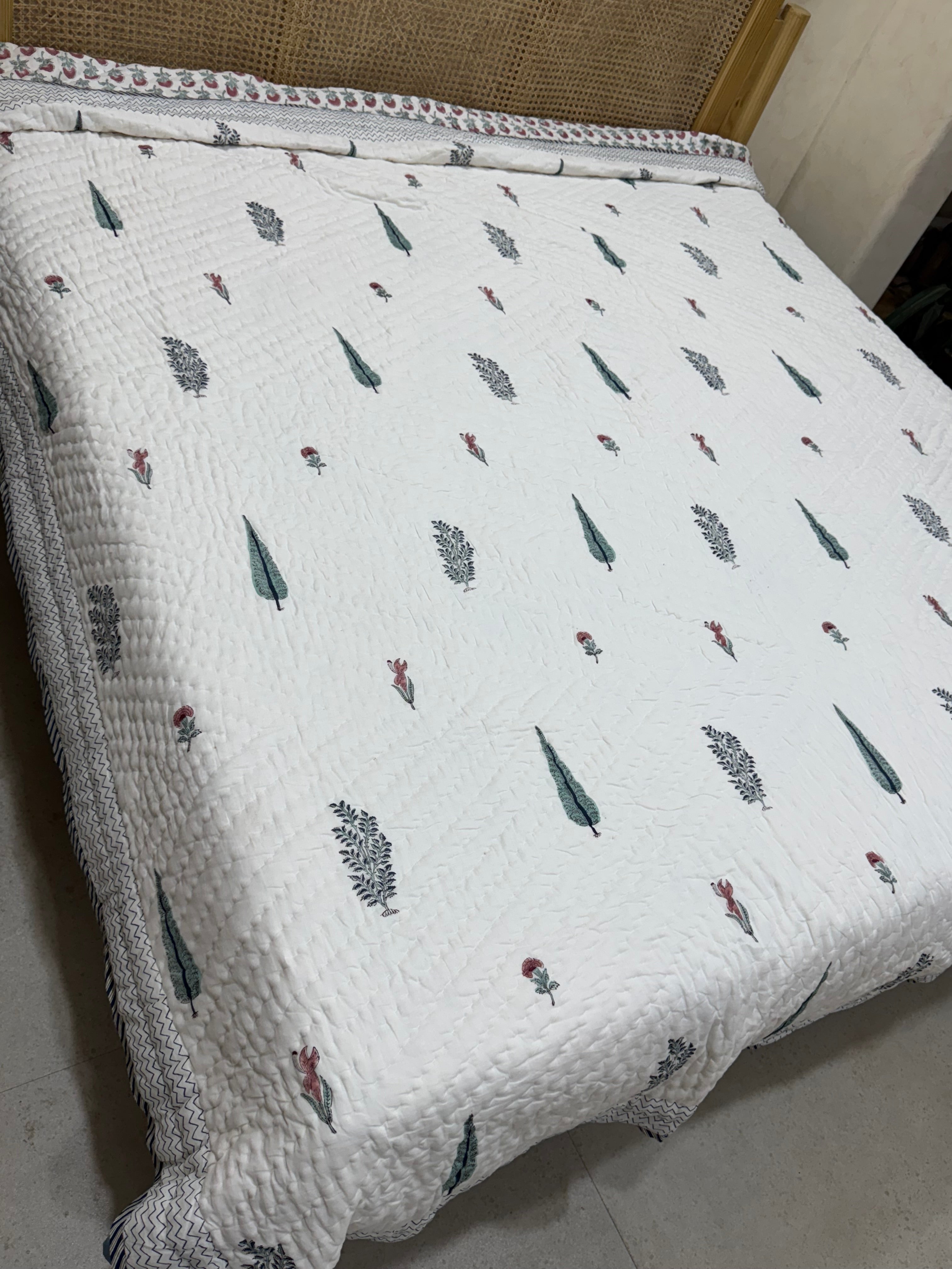HAND BLOCK PRINTED REVERSIBLE MULMUL DOUBLE BED QUILT