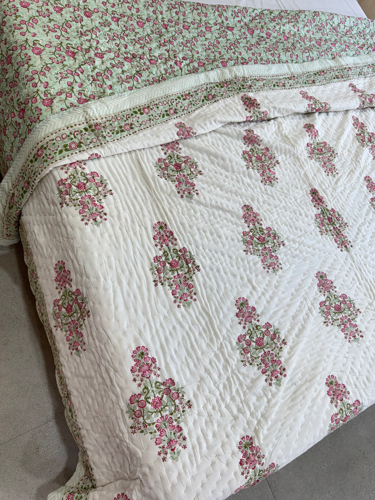 HAND BLOCK PRINTED REVERSIBLE QUILT (DOUBLE BED)