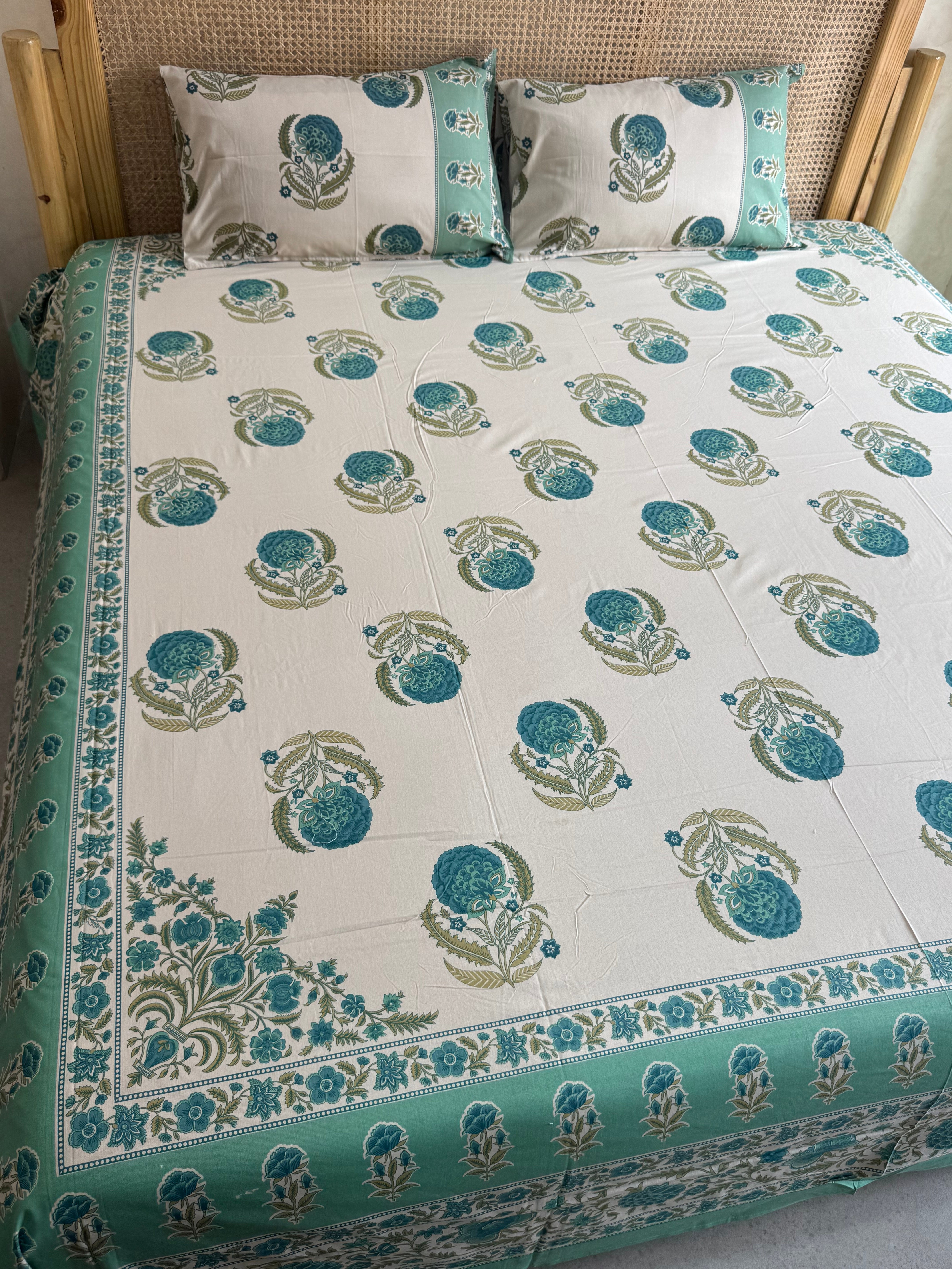 SHALIMAR BEDSHEET WITH TWO REVERSIBLE PILLOW COVERS