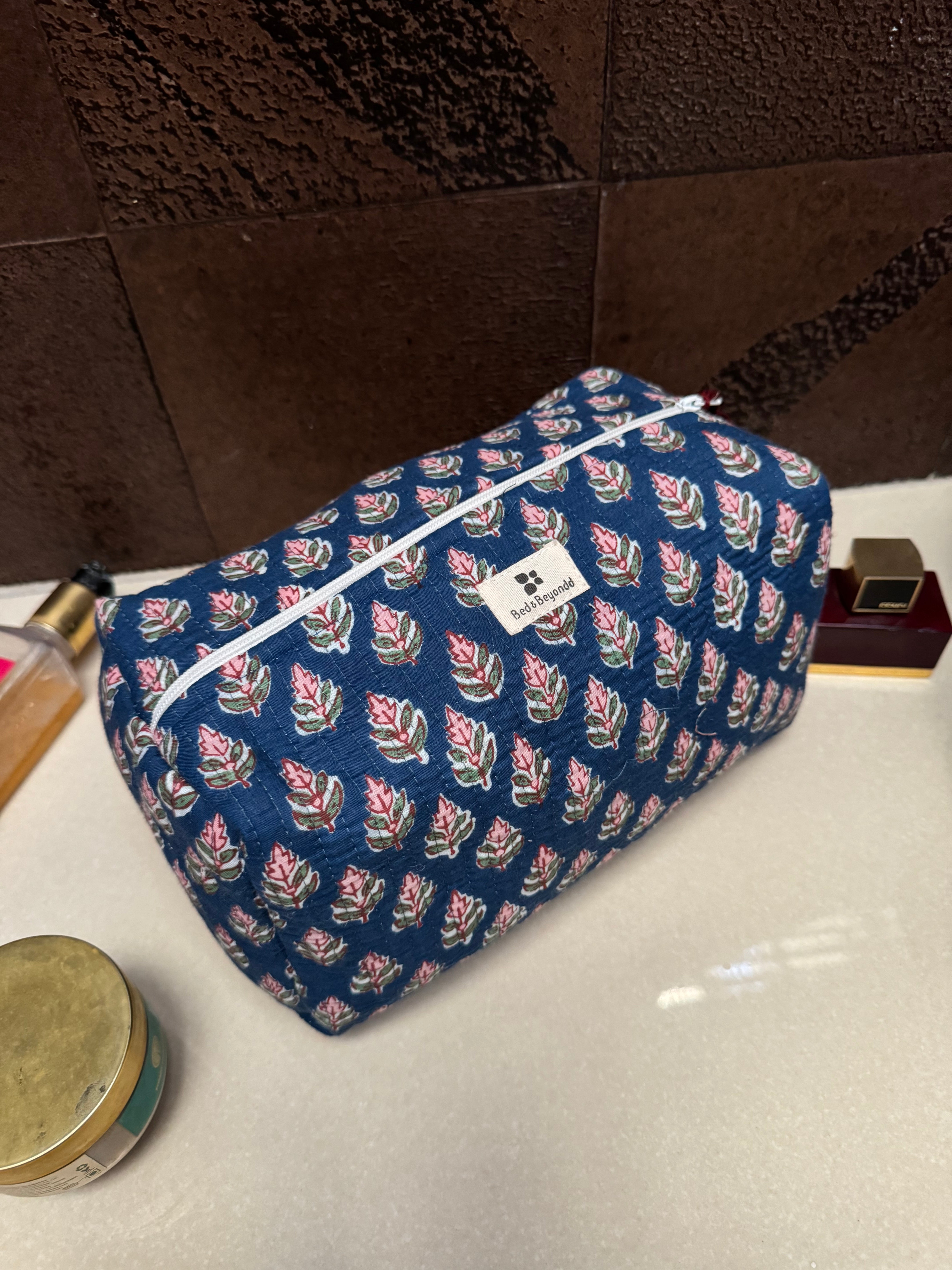 MULTI PURPOSE TOILETRY BAGS