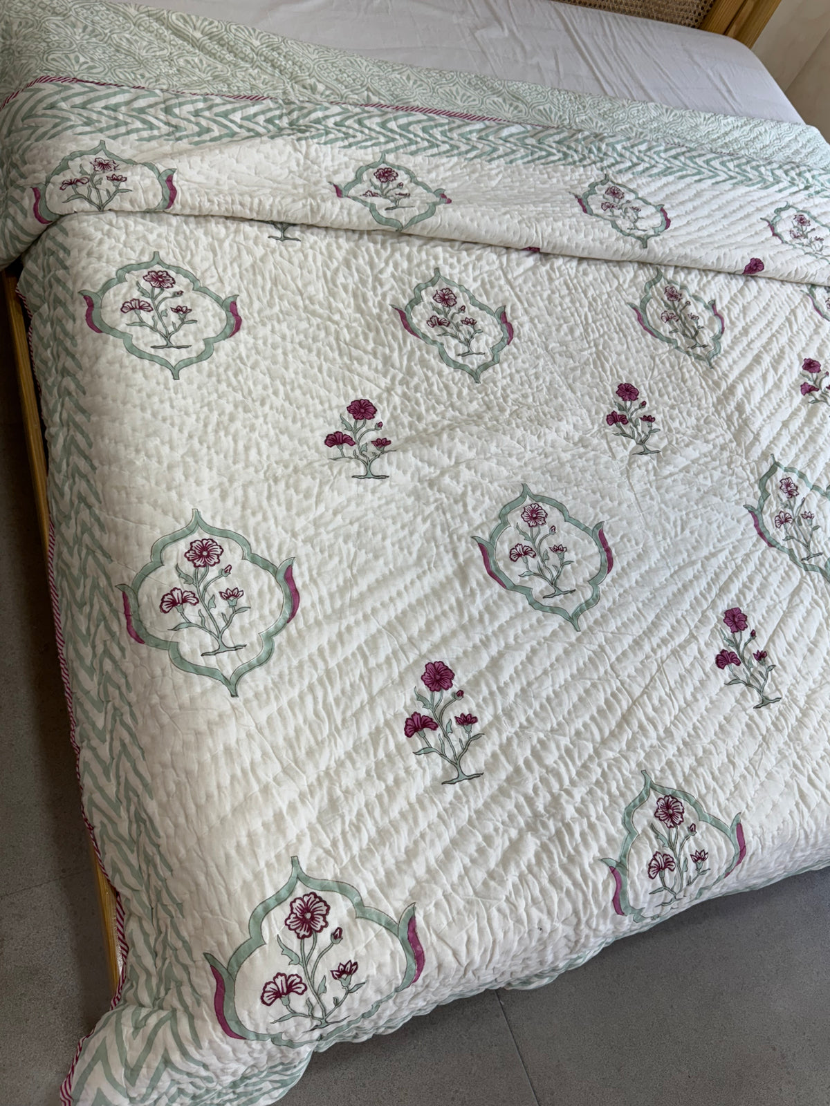 HAND BLOCK PRINTED REVERSIBLE QUILT (DOUBLE BED)