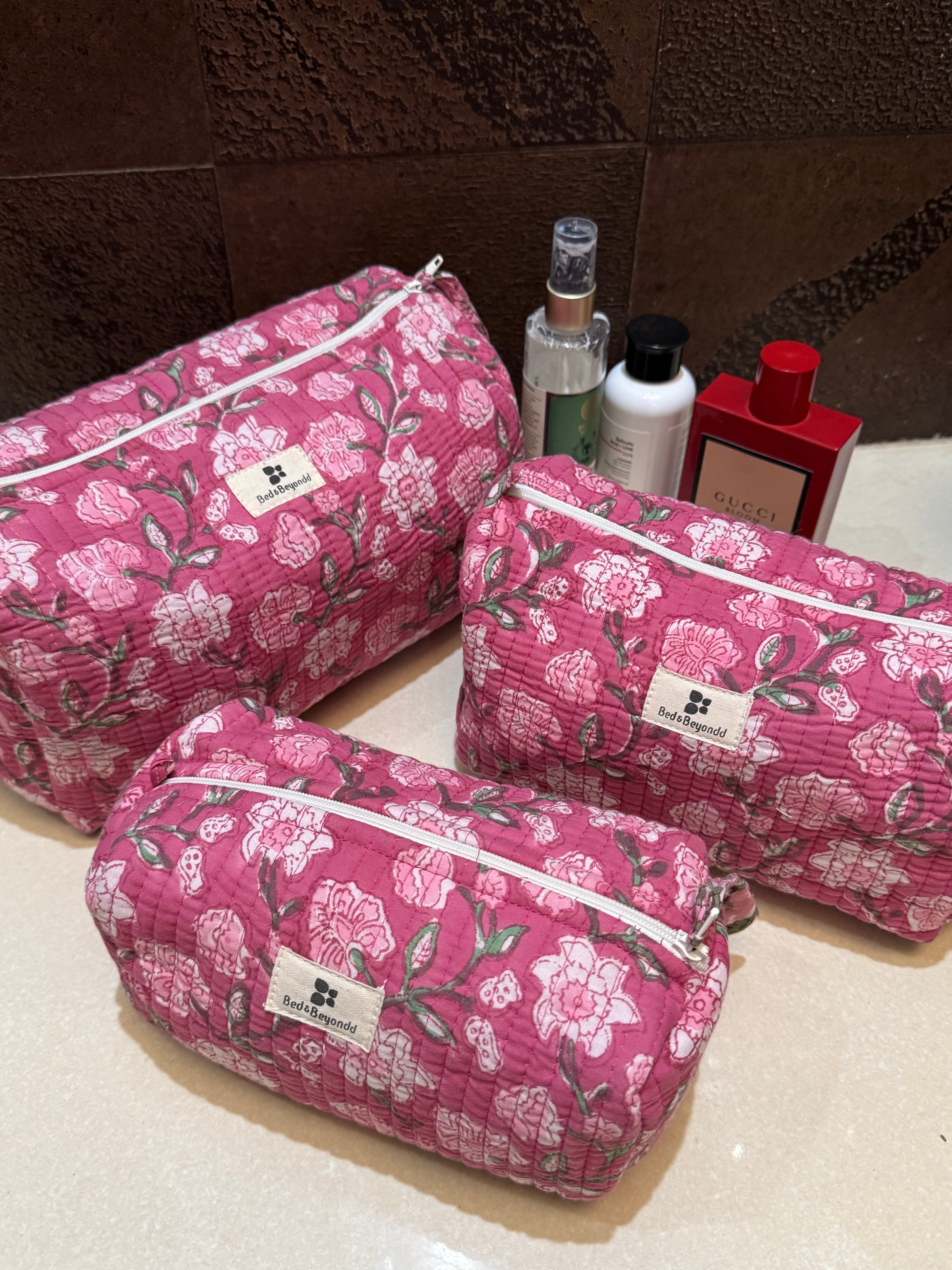 SET OF THREE MULTI PURPOSE TOILETRY BAGS