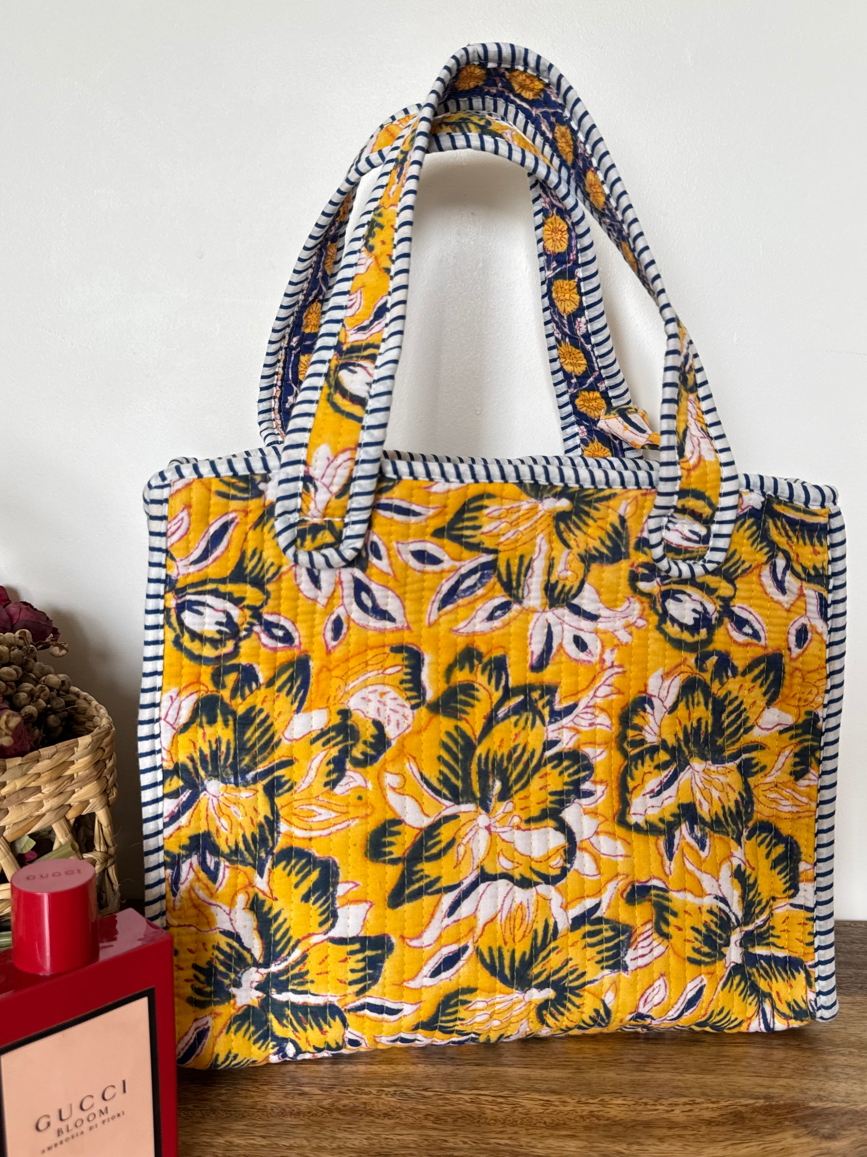 REVERSIBLE MINI TOTE BAG WITH ZIP