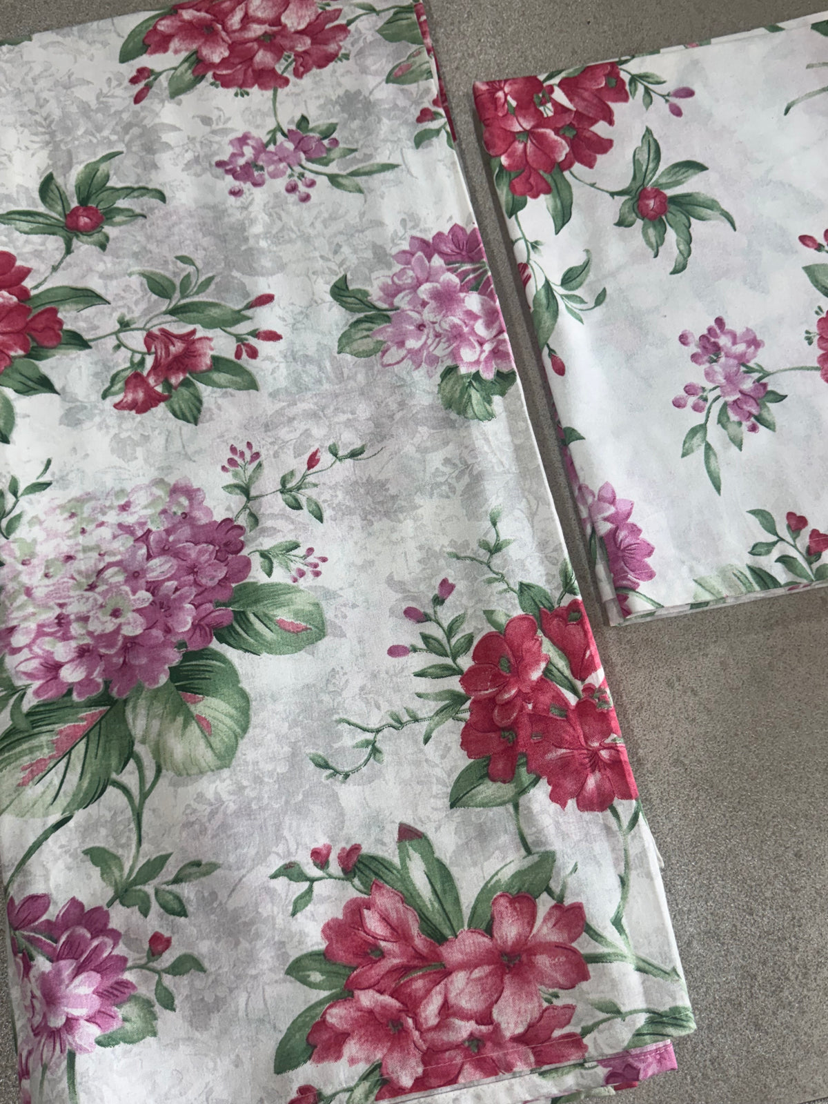 SHALIMAR BEDSHEET WITH TWO REVERSIBLE PILLOW COVERS