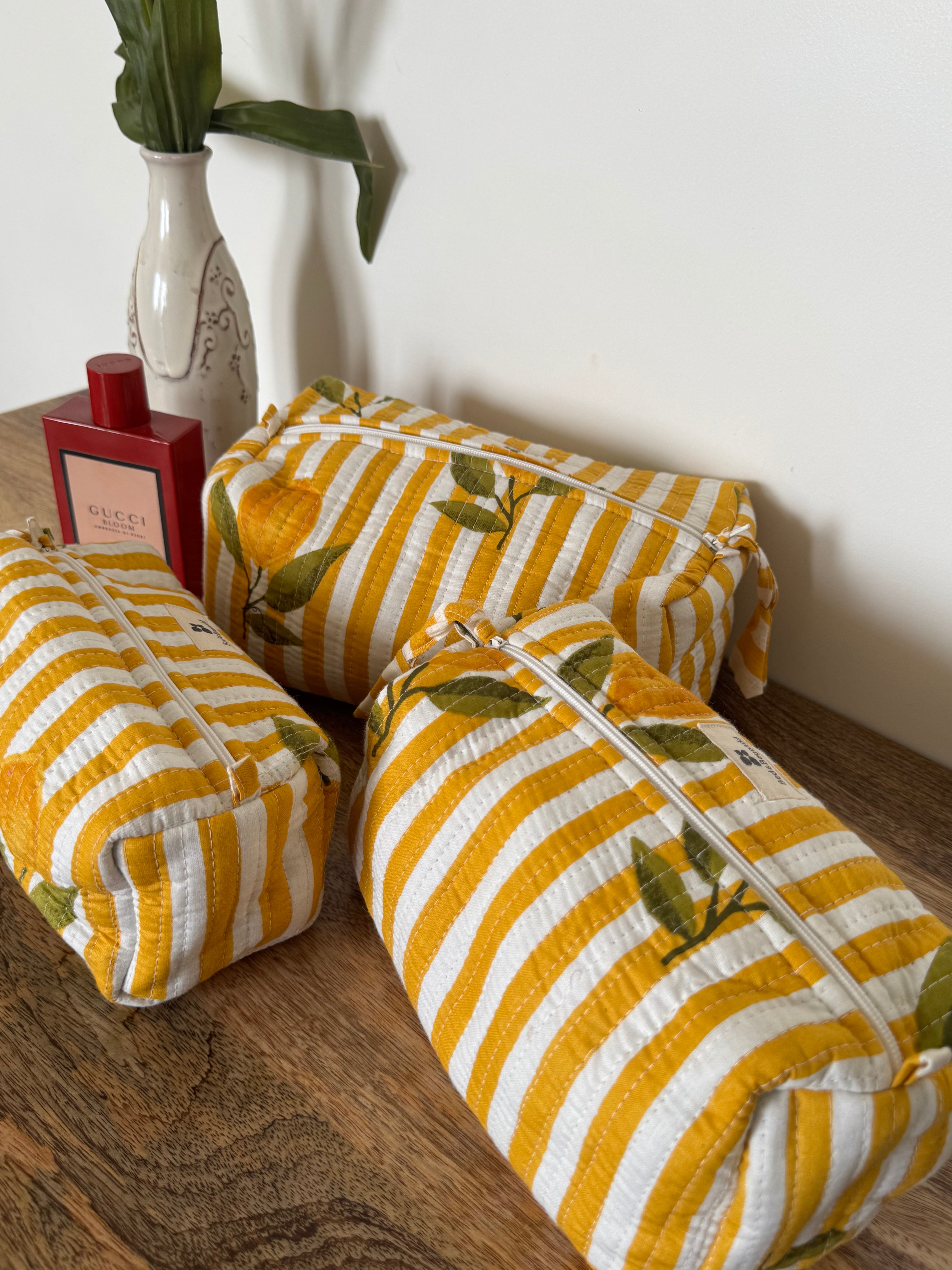 SET OF THREE MULTI PURPOSE TOILETRY BAGS