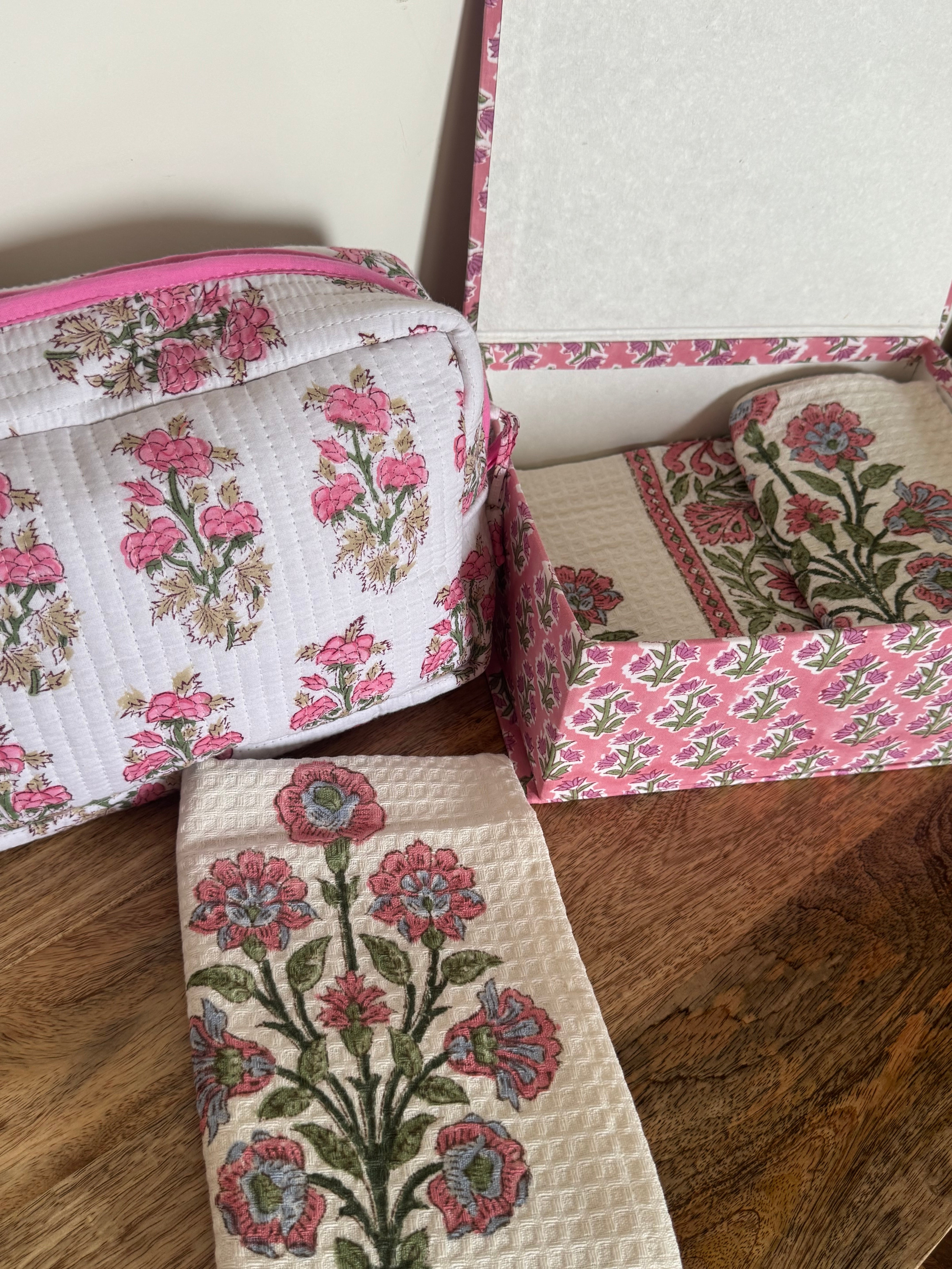 HANDBLOCK PRINTED GIFT BOX - BATH LINEN & TRAVEL POUCH