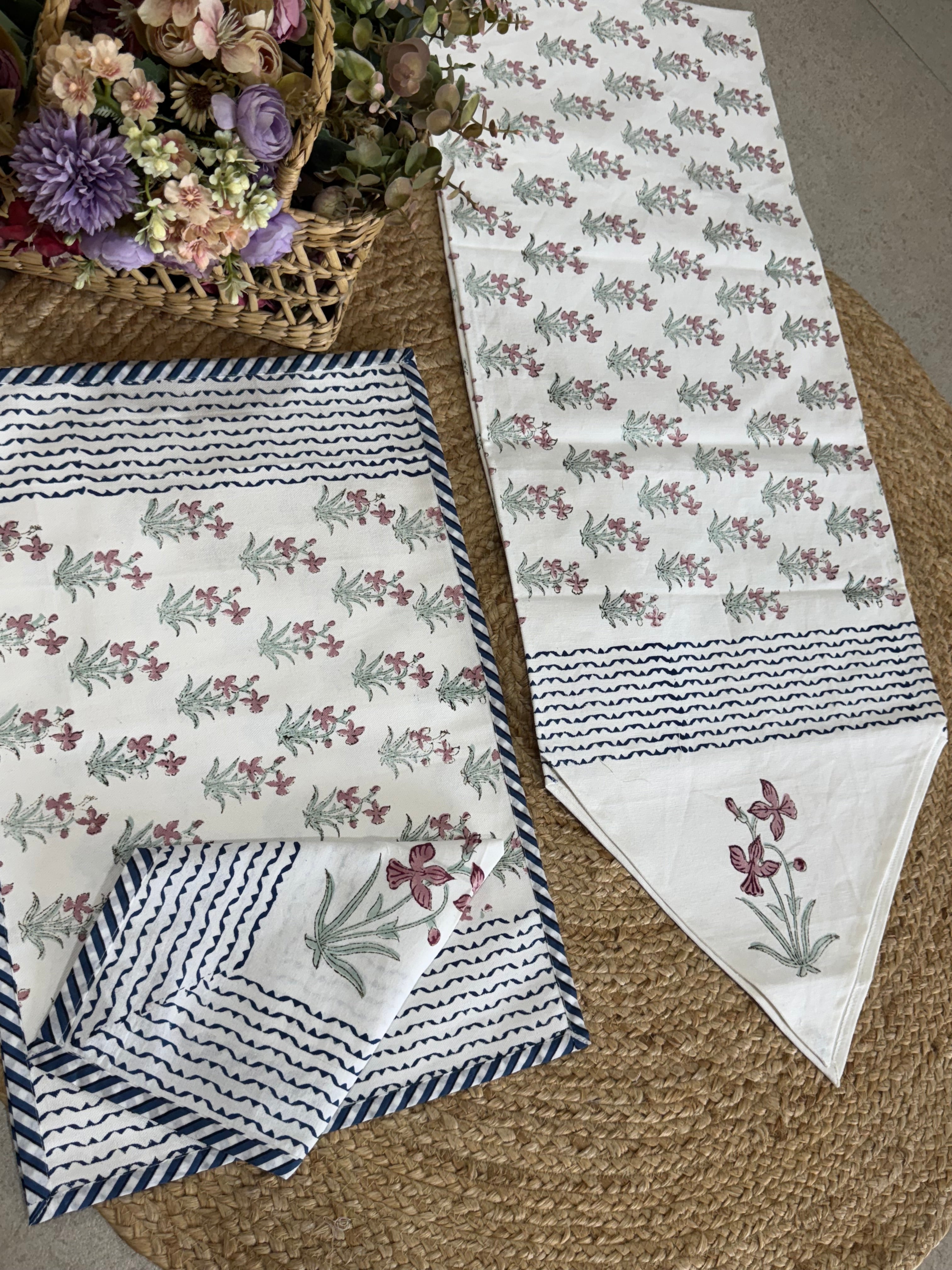 SIX SEATER TABLE RUNNER , SIX MATS AND SIX NAPKIN SET