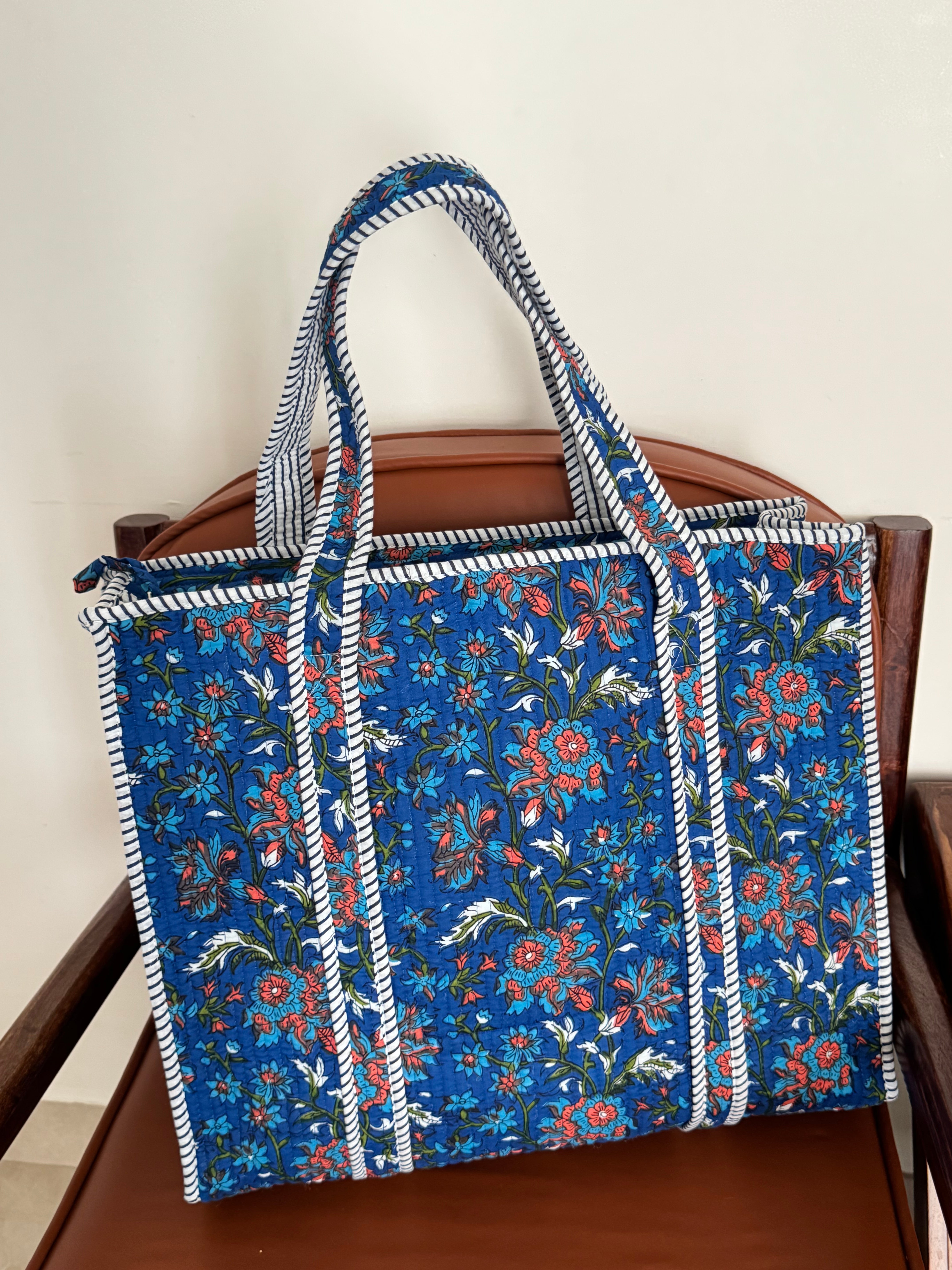 HAND BLOCK PRINTED TOTE BAG WITH ZIP