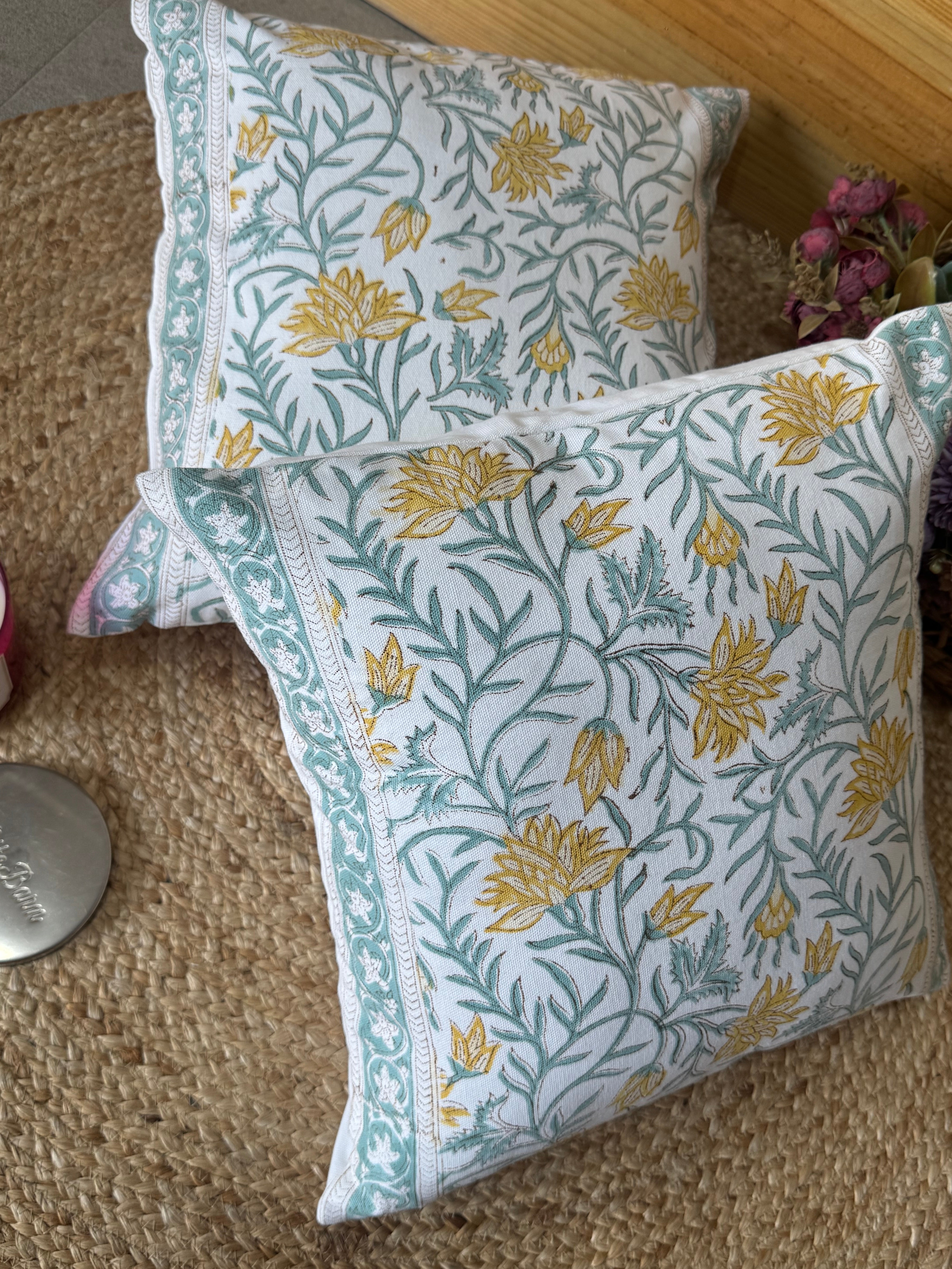 A PAIR OF HANDBLOCK PRINTED 16*16 INCHES CUSHION COVER