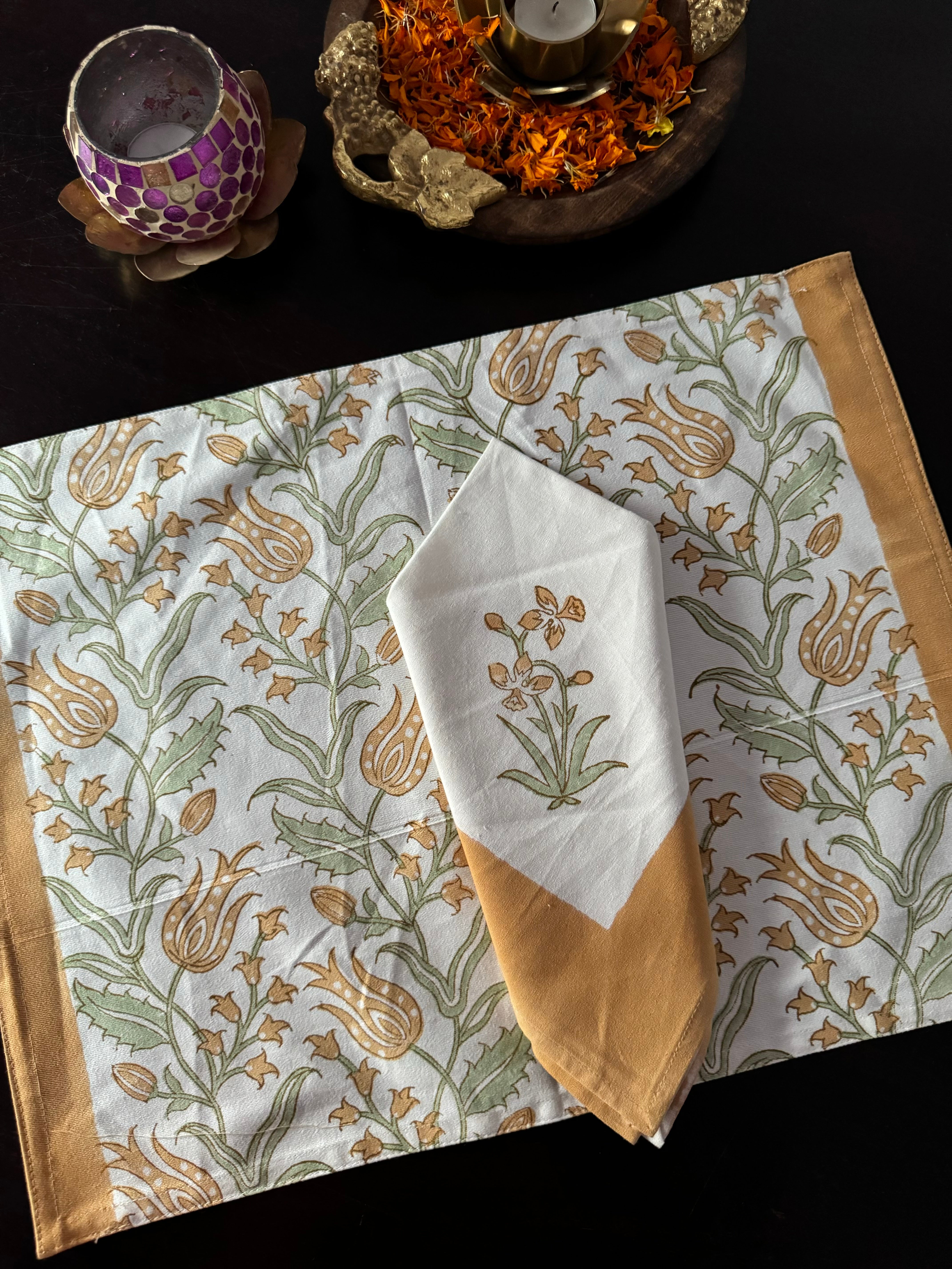 A PAIR HANDBLOCK PRINTED TABLE MAT AND NAPKIN SET