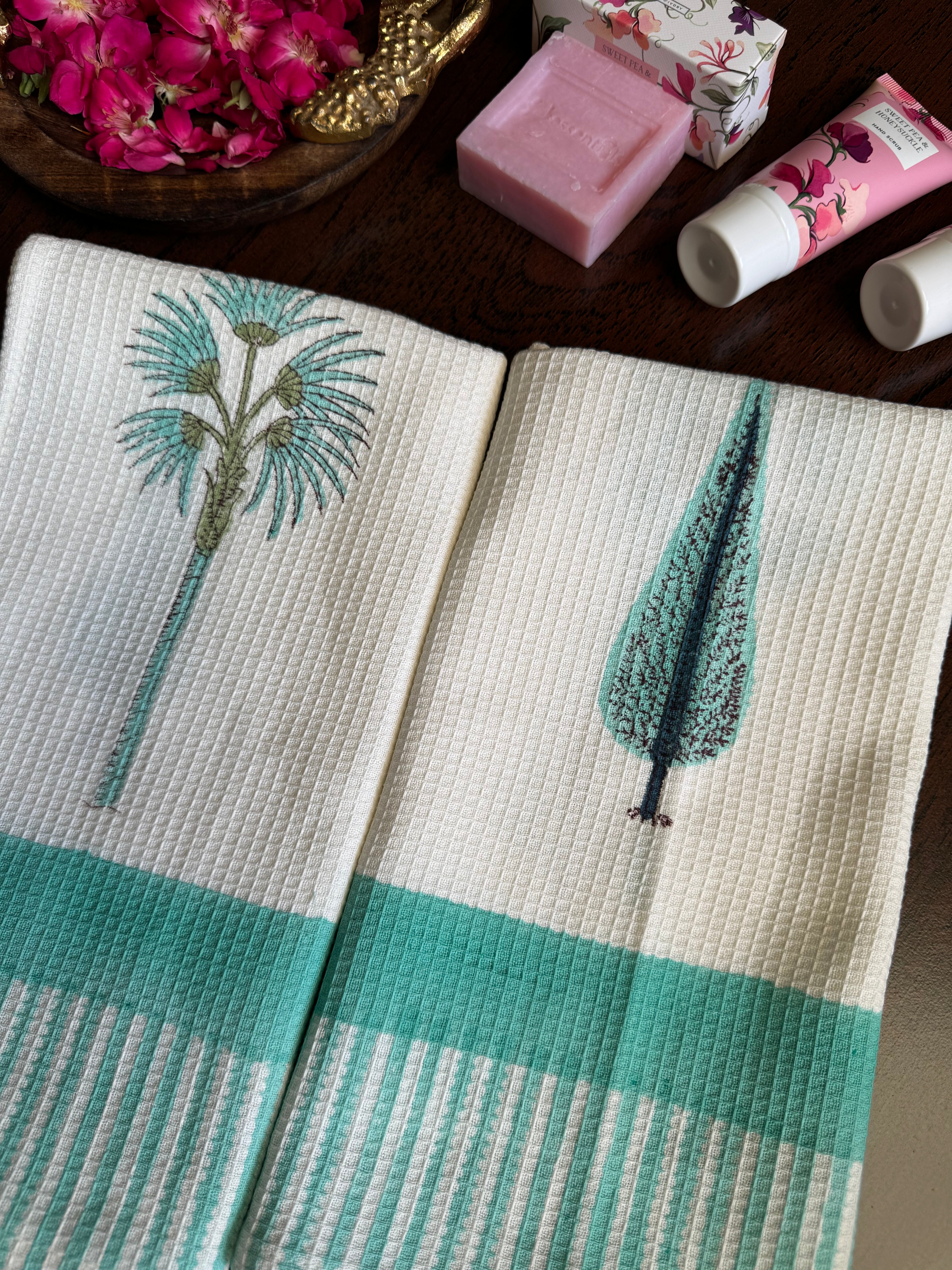 CYPRESS TREE HAND BLOCK PRINTED BODY & HAND TOWEL SET